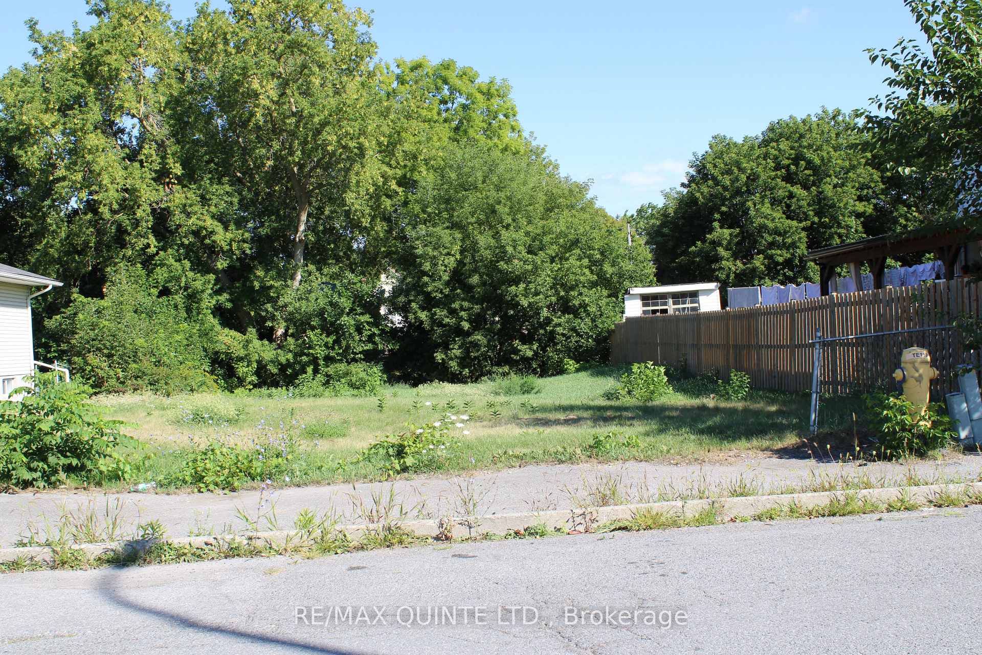 Photo 2 of 2 Panelas Crescent, Quinte West, Trenton Ward — HOMEH