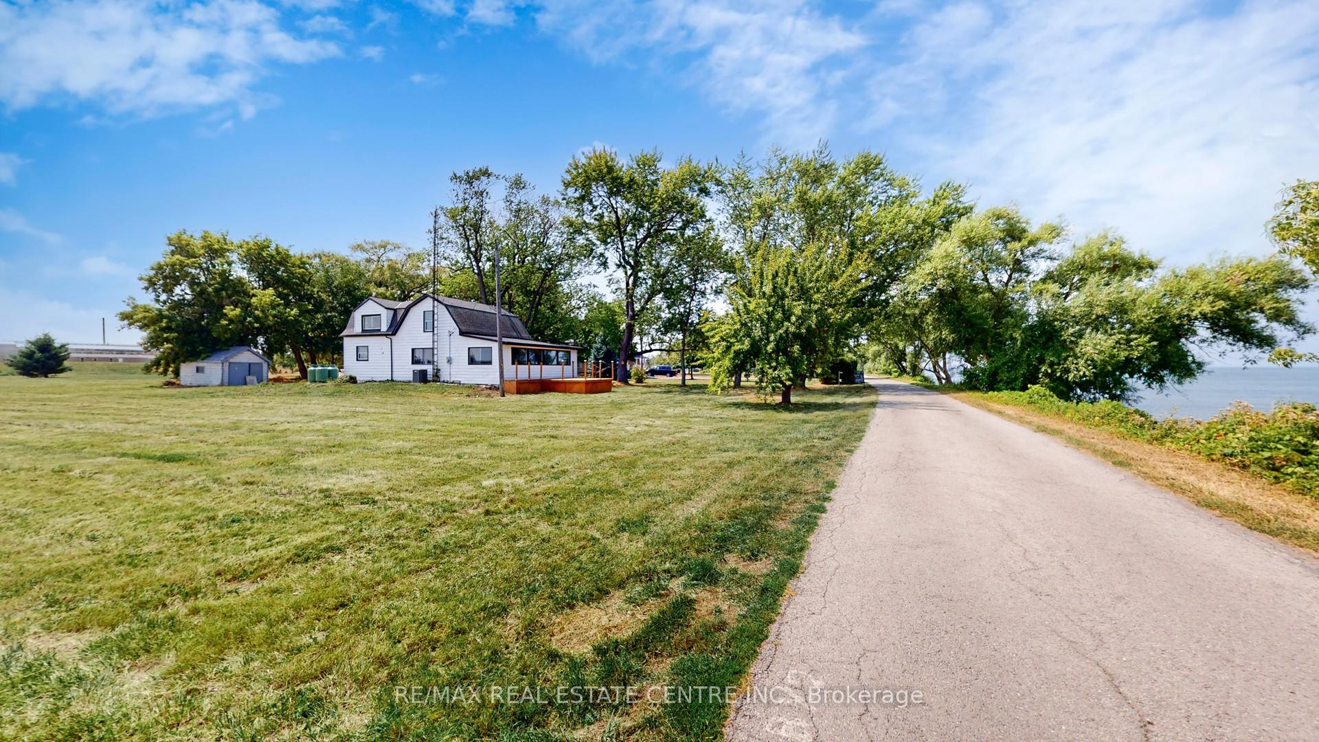 Front of 4036 Lakeshore Road