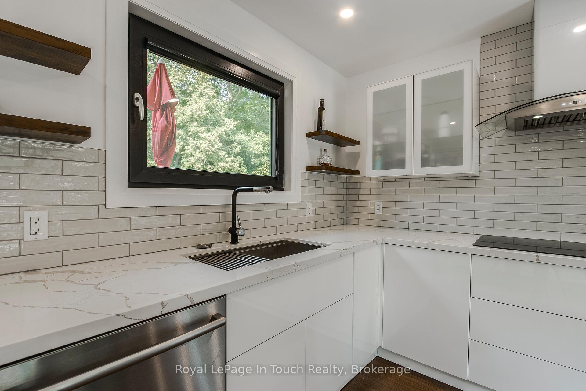 Photo 10 of 26 Glen Cedar Drive, Tiny, Rural Tiny — HOMEH