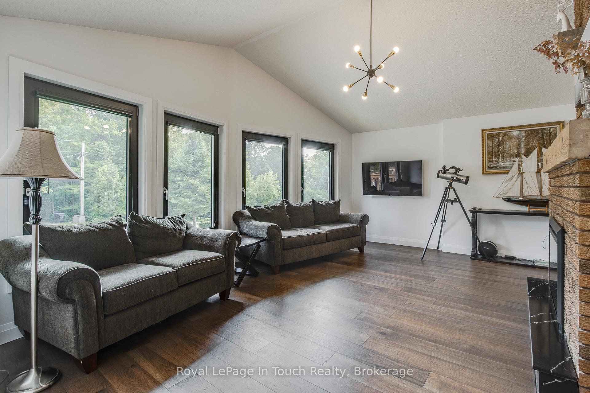 Photo 13 of 26 Glen Cedar Drive, Tiny, Rural Tiny — HOMEH