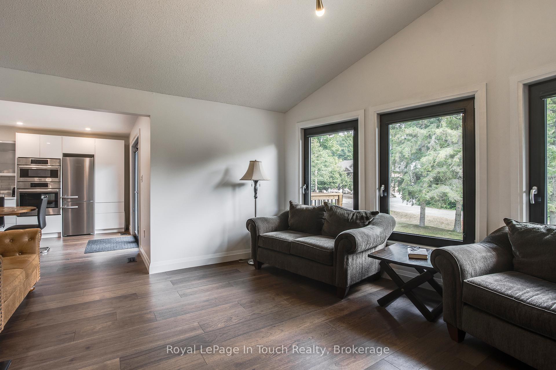 Photo 14 of 26 Glen Cedar Drive, Tiny, Rural Tiny — HOMEH