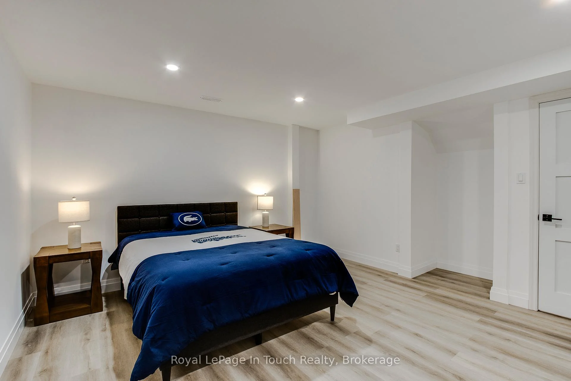 Photo 34 of 26 Glen Cedar Drive, Tiny, Rural Tiny — HOMEH