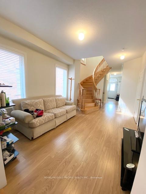Photo 8 of 81 Beckett Avenue, Markham, Berczy — HOMEH
