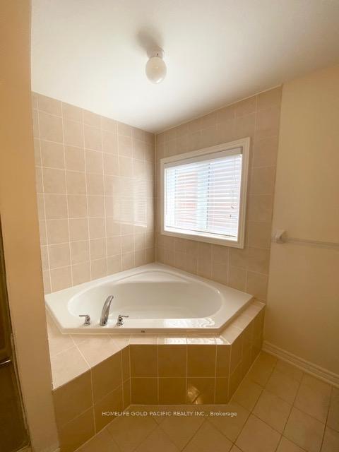Photo 13 of 81 Beckett Avenue, Markham, Berczy — HOMEH