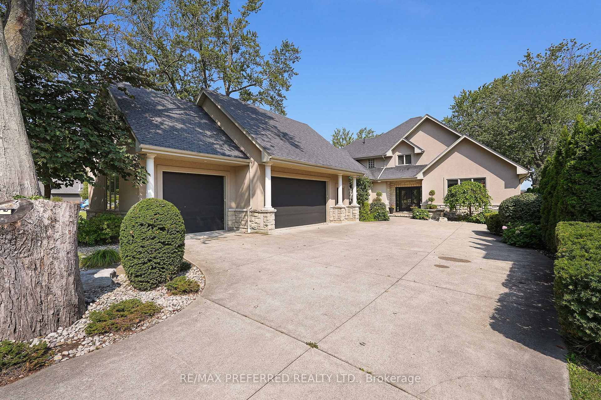 Front of 1042 Lilydale Avenue