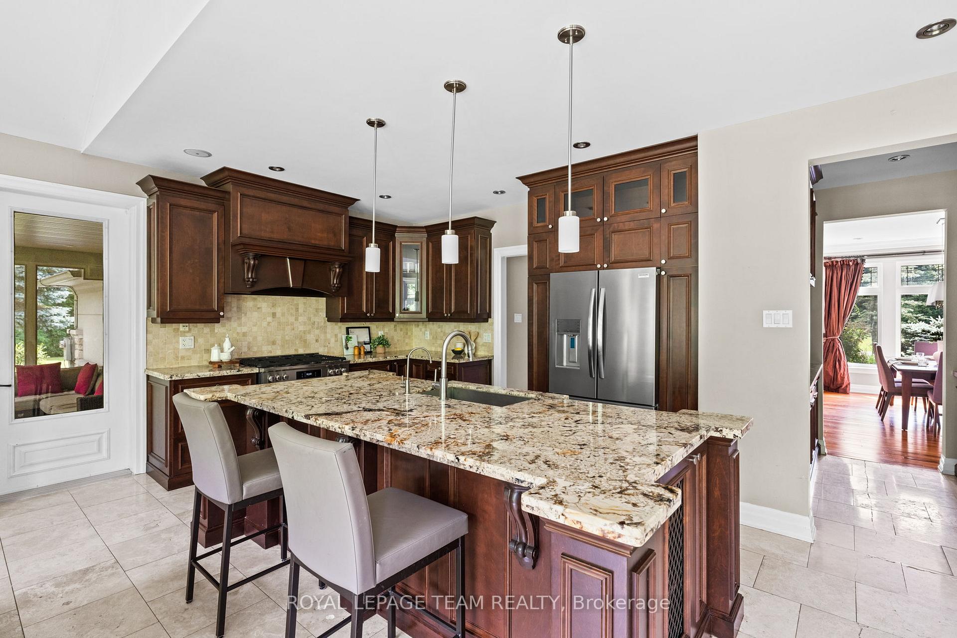 Photo 12 of 5811 Longhearth Way, Ottawa, Manotick East to Manotick Station — HOMEH