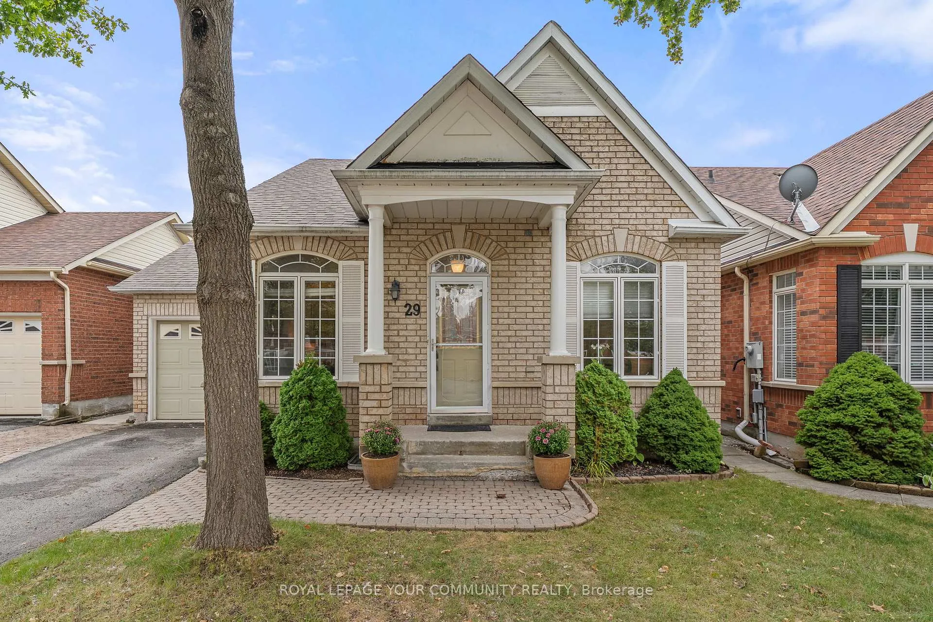 Photo 1 of 29 Cliveden Place, Markham, Berczy — HOMEH