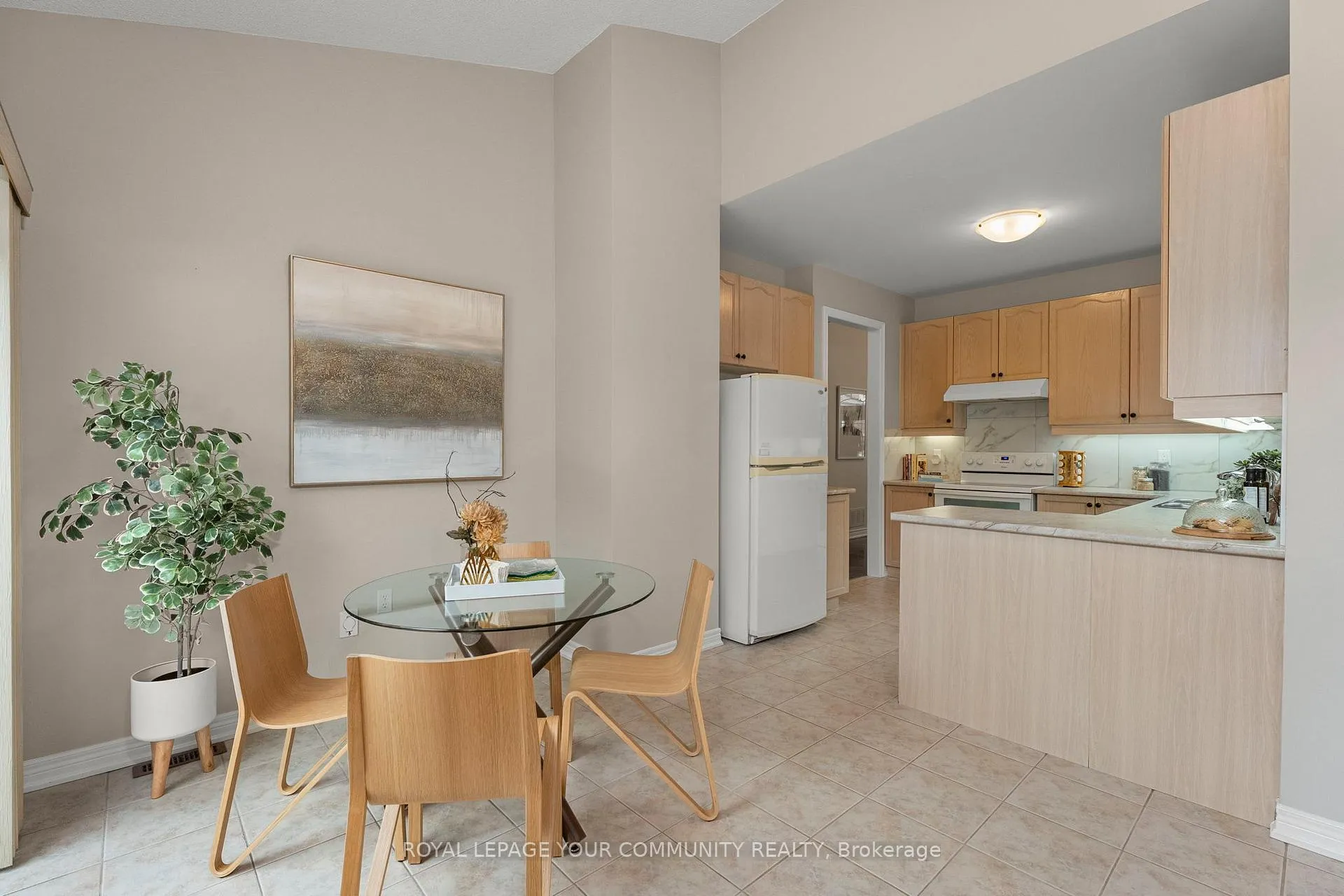 Photo 9 of 29 Cliveden Place, Markham, Berczy — HOMEH