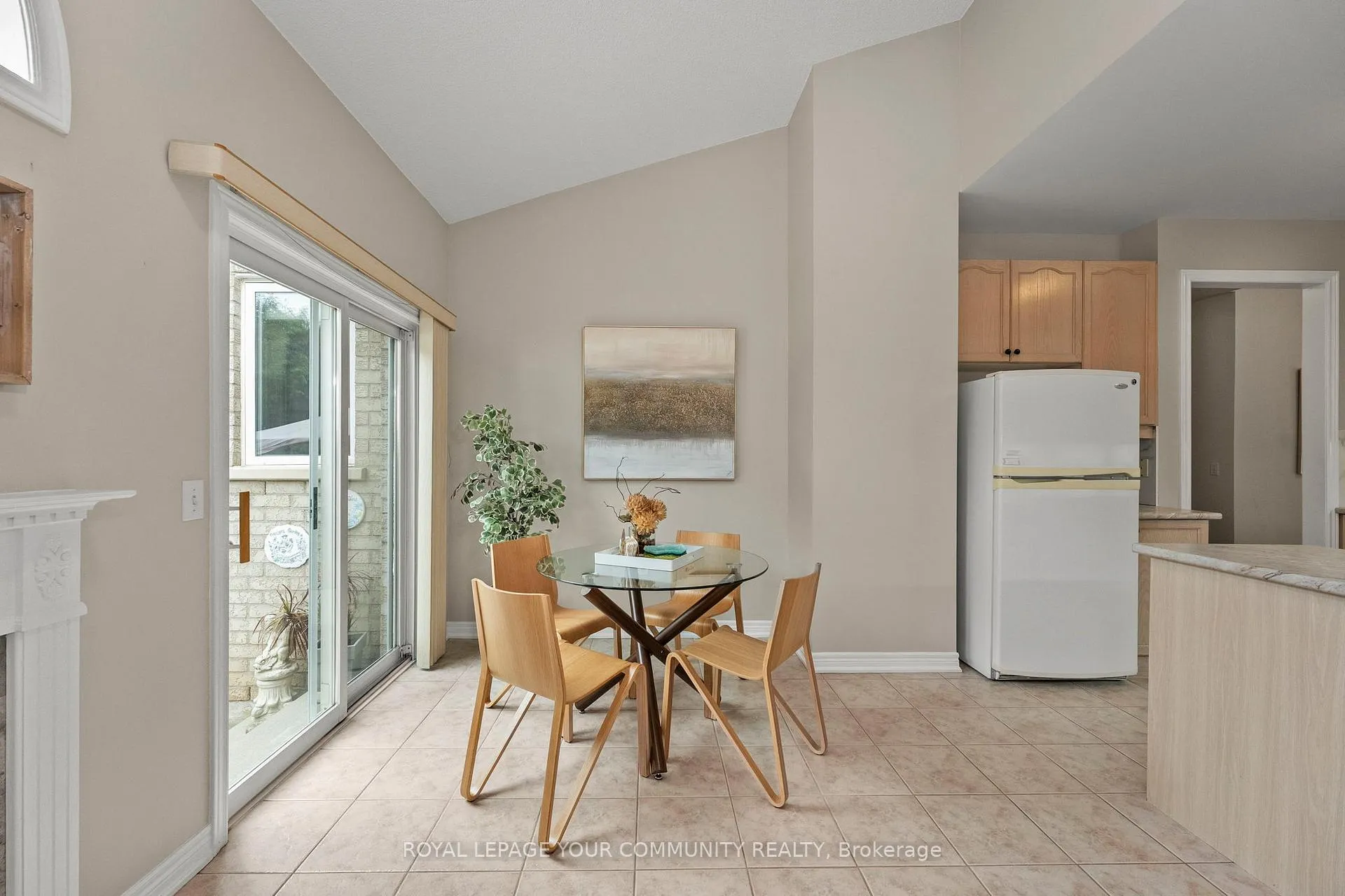 Photo 10 of 29 Cliveden Place, Markham, Berczy — HOMEH