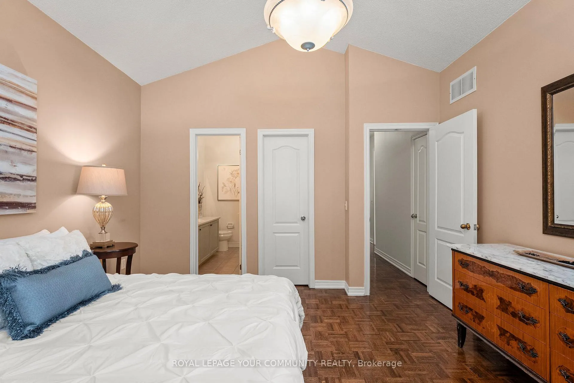 Photo 15 of 29 Cliveden Place, Markham, Berczy — HOMEH
