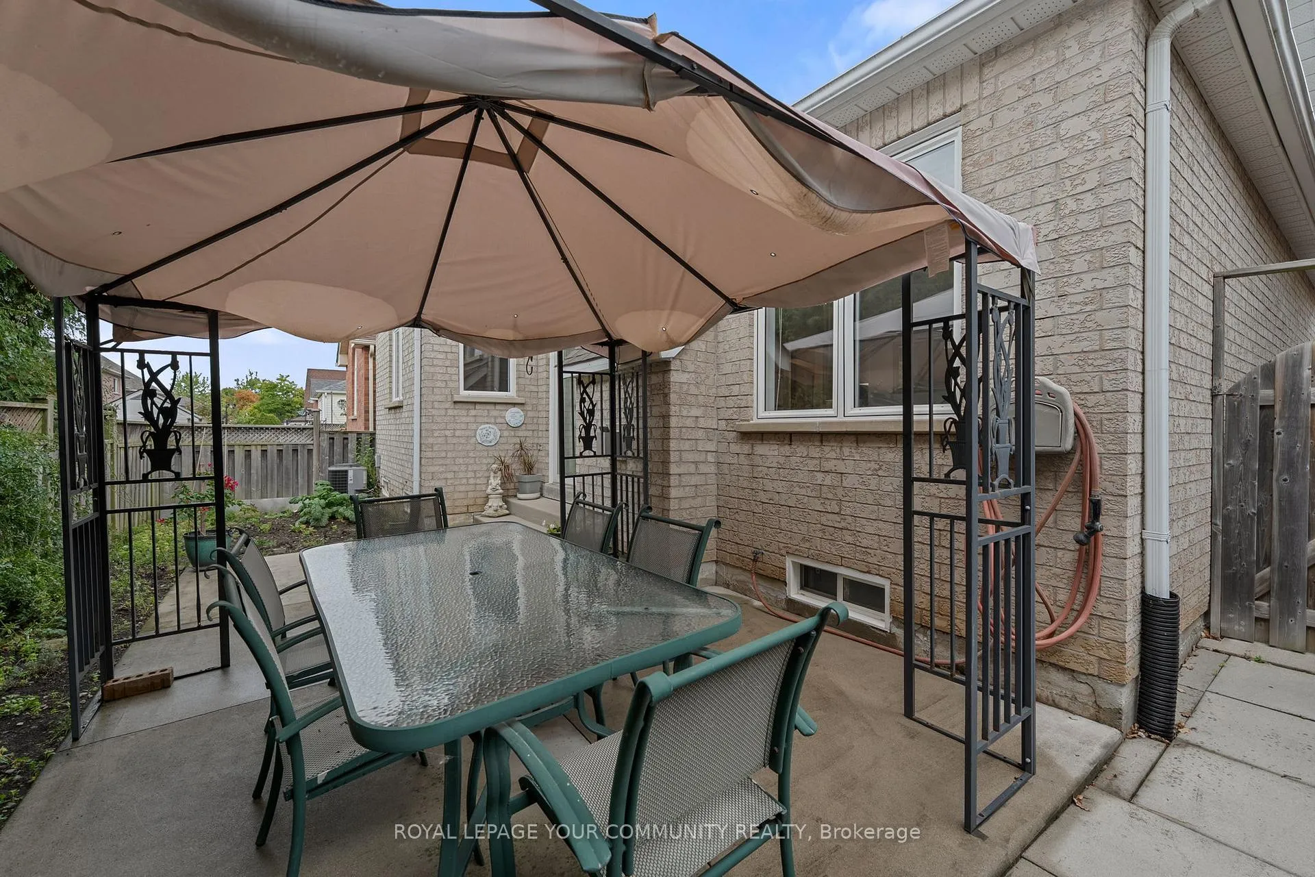 Photo 23 of 29 Cliveden Place, Markham, Berczy — HOMEH