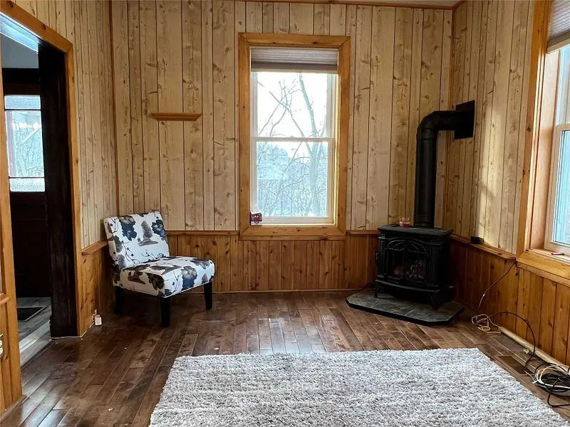 Photo 4 of 18 Redwood Drive, Parry Sound — HOMEH
