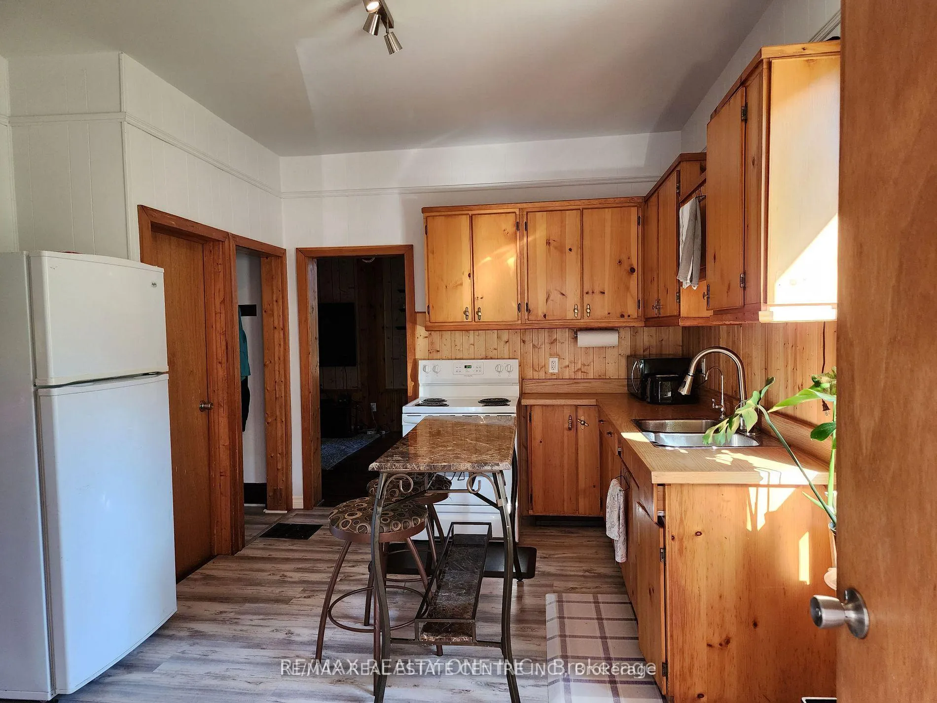 Photo 8 of 18 Redwood Drive, Parry Sound — HOMEH