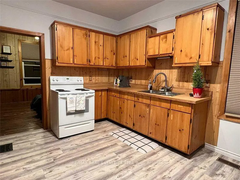 Photo 10 of 18 Redwood Drive, Parry Sound — HOMEH