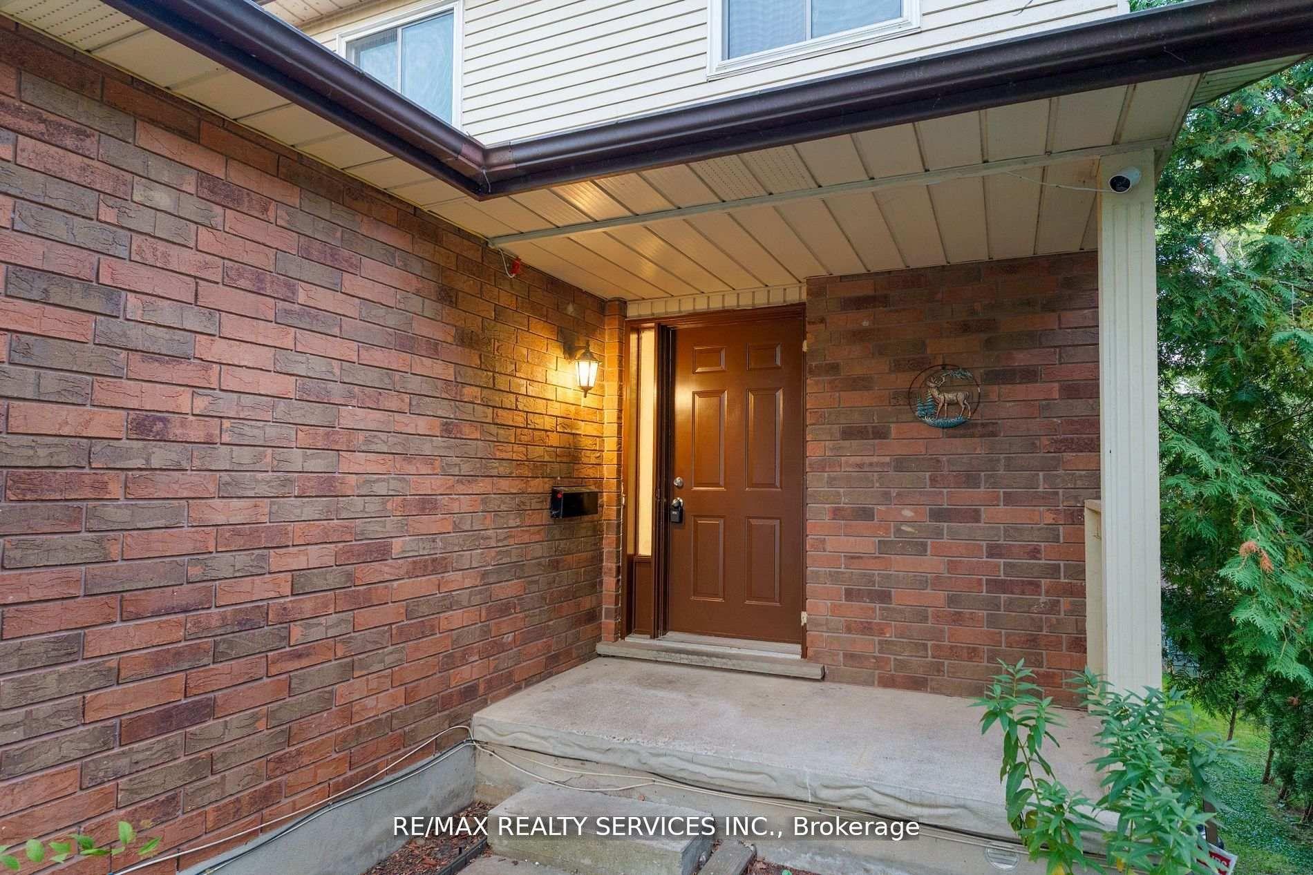 Photo 5 of 26 Woolwich Street, Kitchener — HOMEH