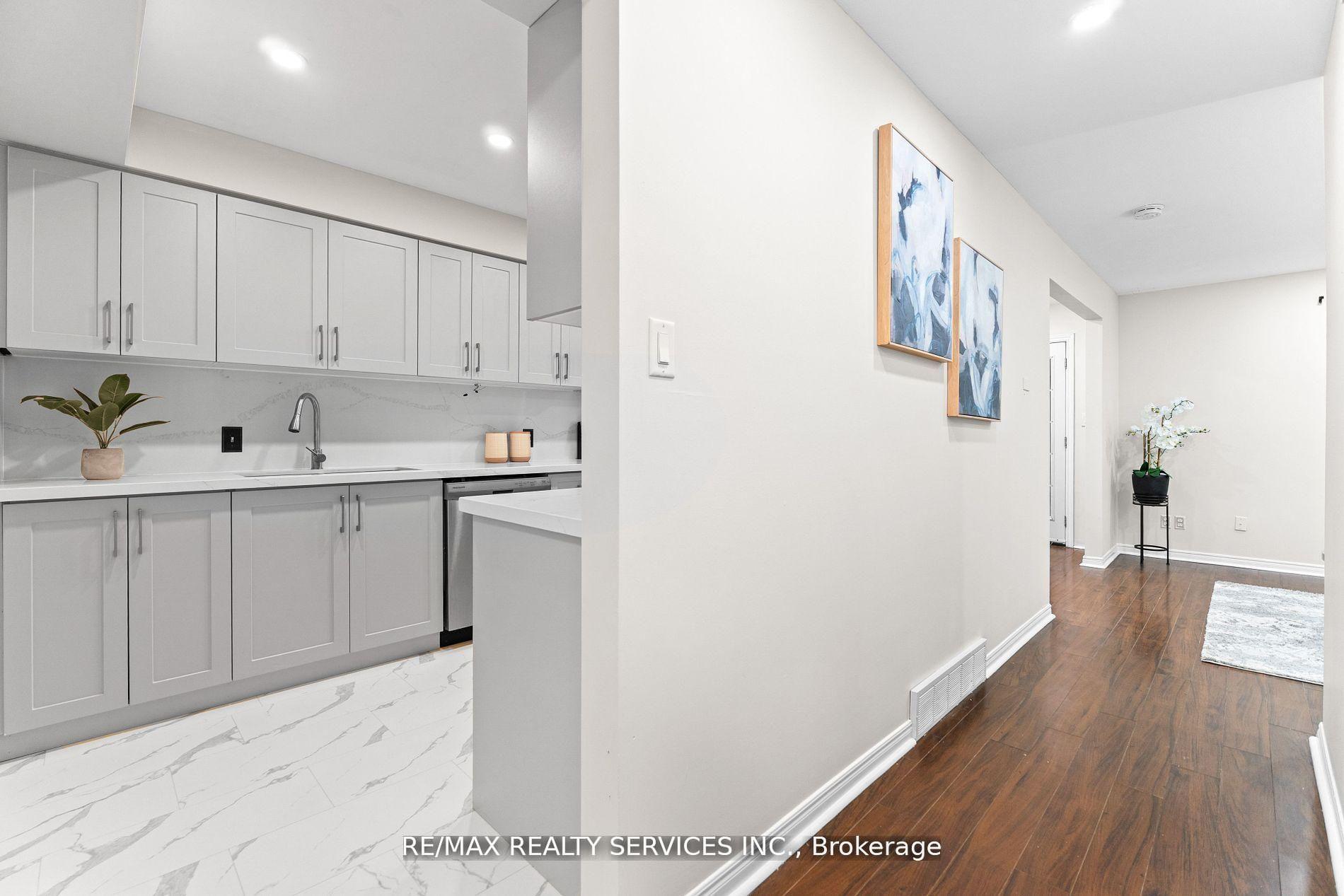 Photo 10 of 26 Woolwich Street, Kitchener — HOMEH
