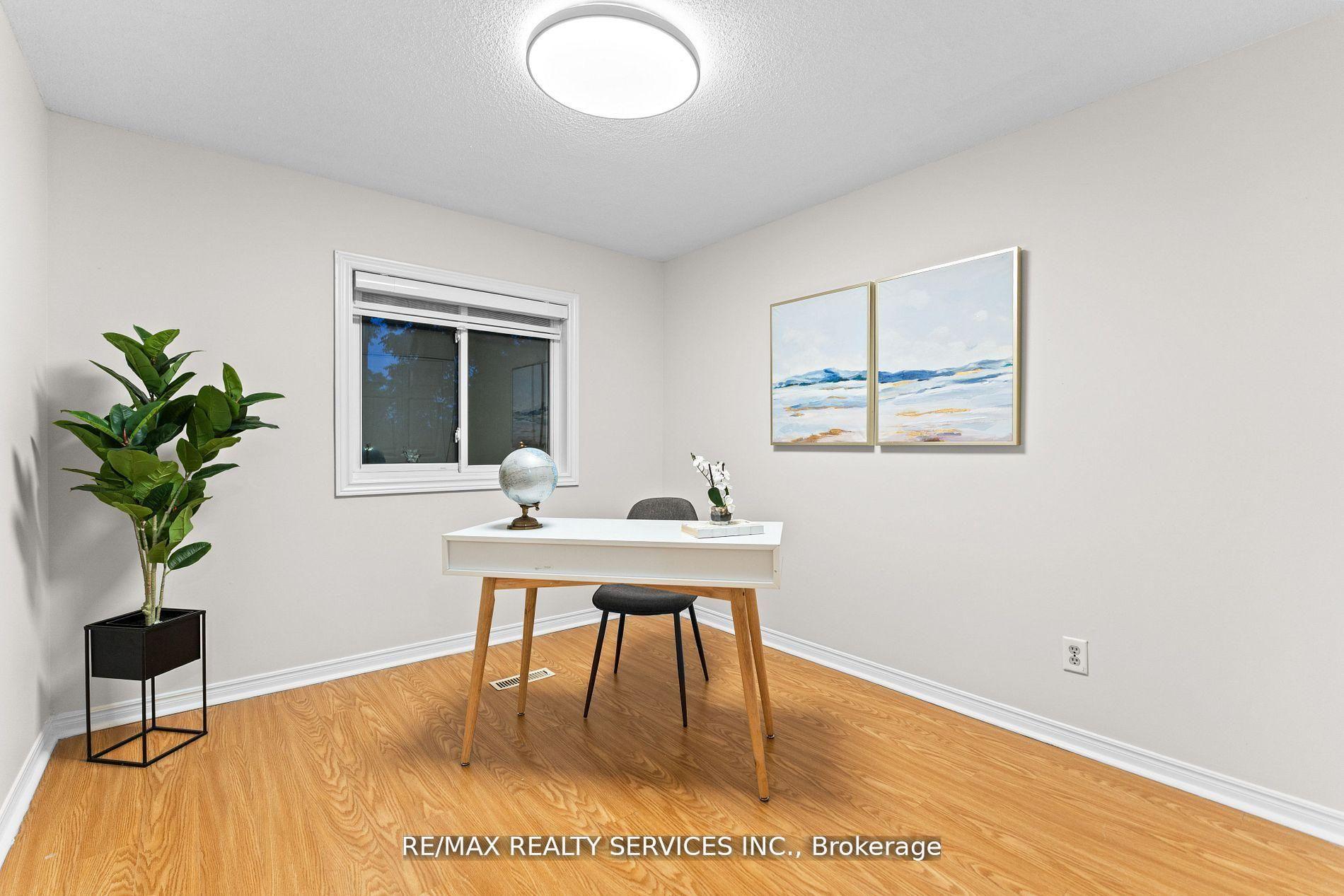 Photo 22 of 26 Woolwich Street, Kitchener — HOMEH