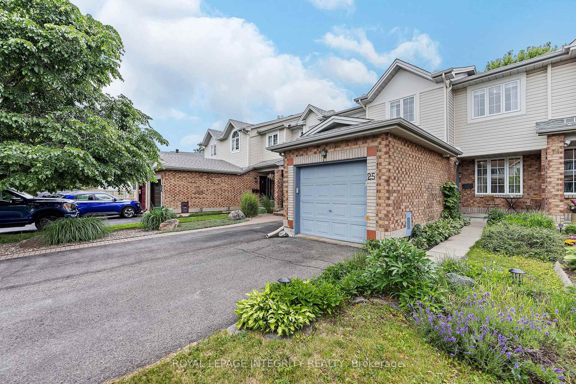 Photo 2 of 25 Drumso Street, Ottawa, Hunt Club Park/Greenboro — HOMEH