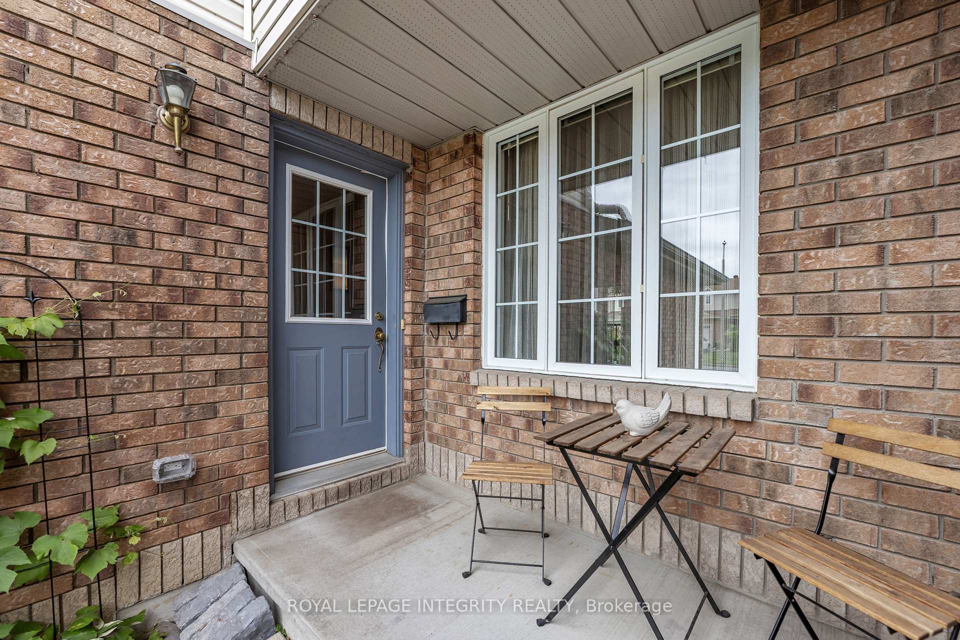 Photo 4 of 25 Drumso Street, Ottawa, Hunt Club Park/Greenboro — HOMEH