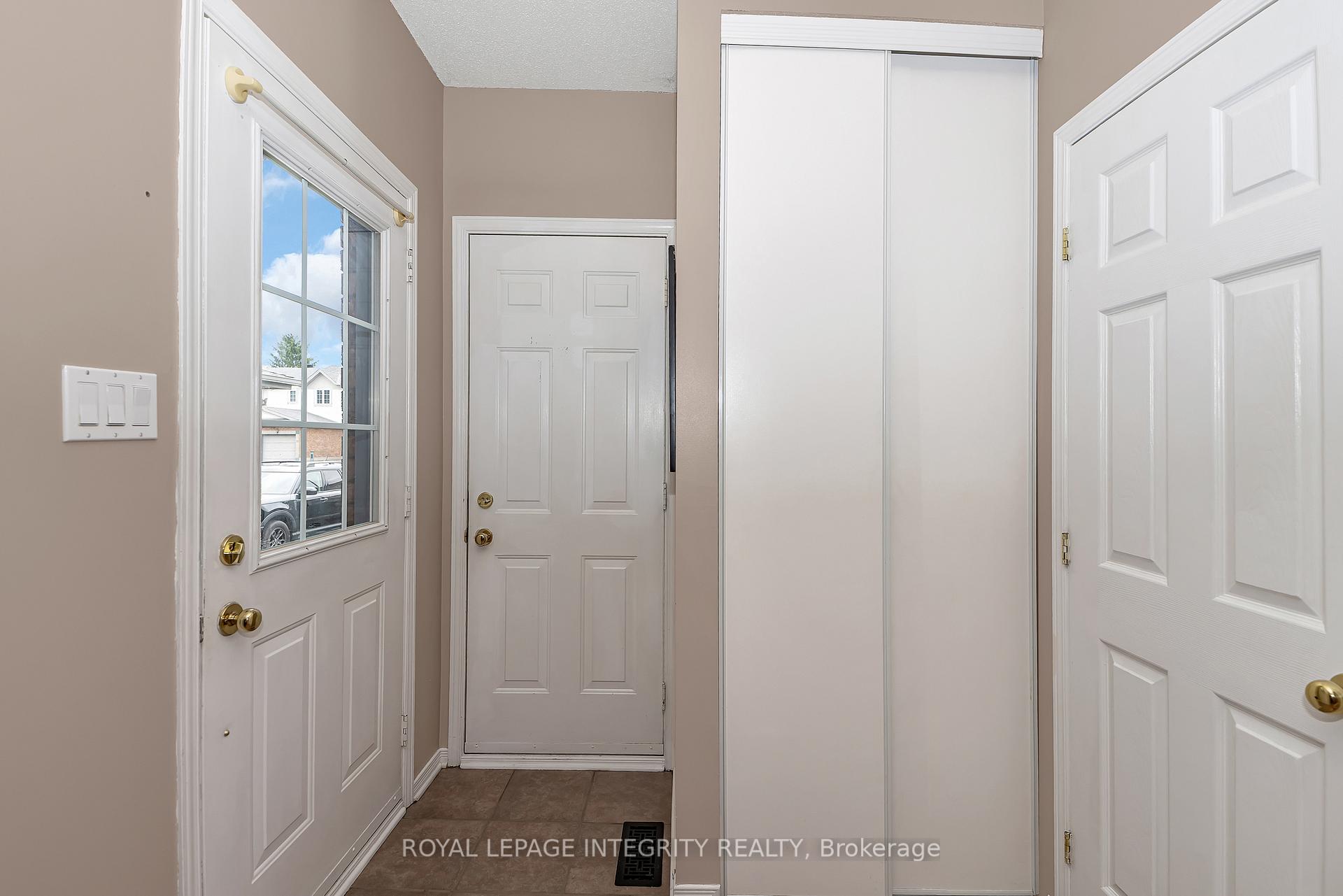 Photo 5 of 25 Drumso Street, Ottawa, Hunt Club Park/Greenboro — HOMEH