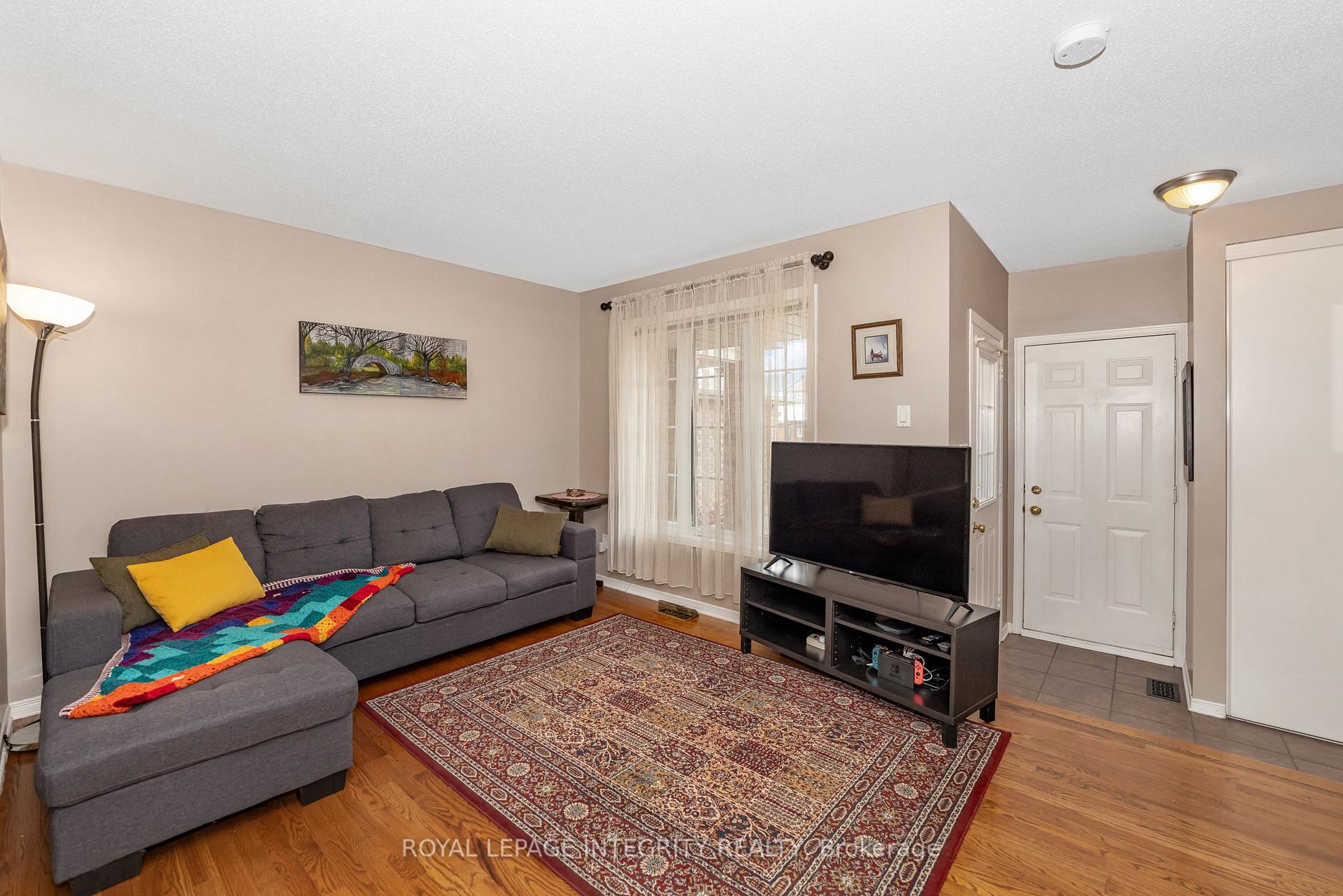 Photo 7 of 25 Drumso Street, Ottawa, Hunt Club Park/Greenboro — HOMEH