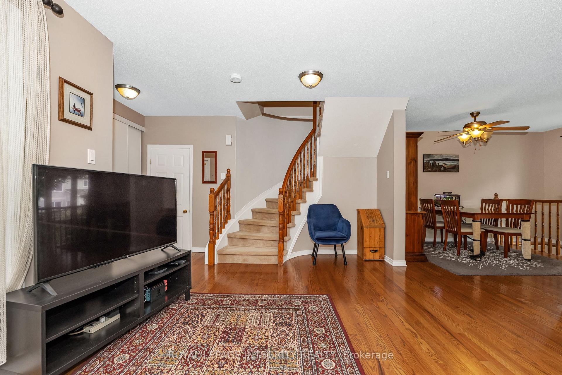 Photo 8 of 25 Drumso Street, Ottawa, Hunt Club Park/Greenboro — HOMEH