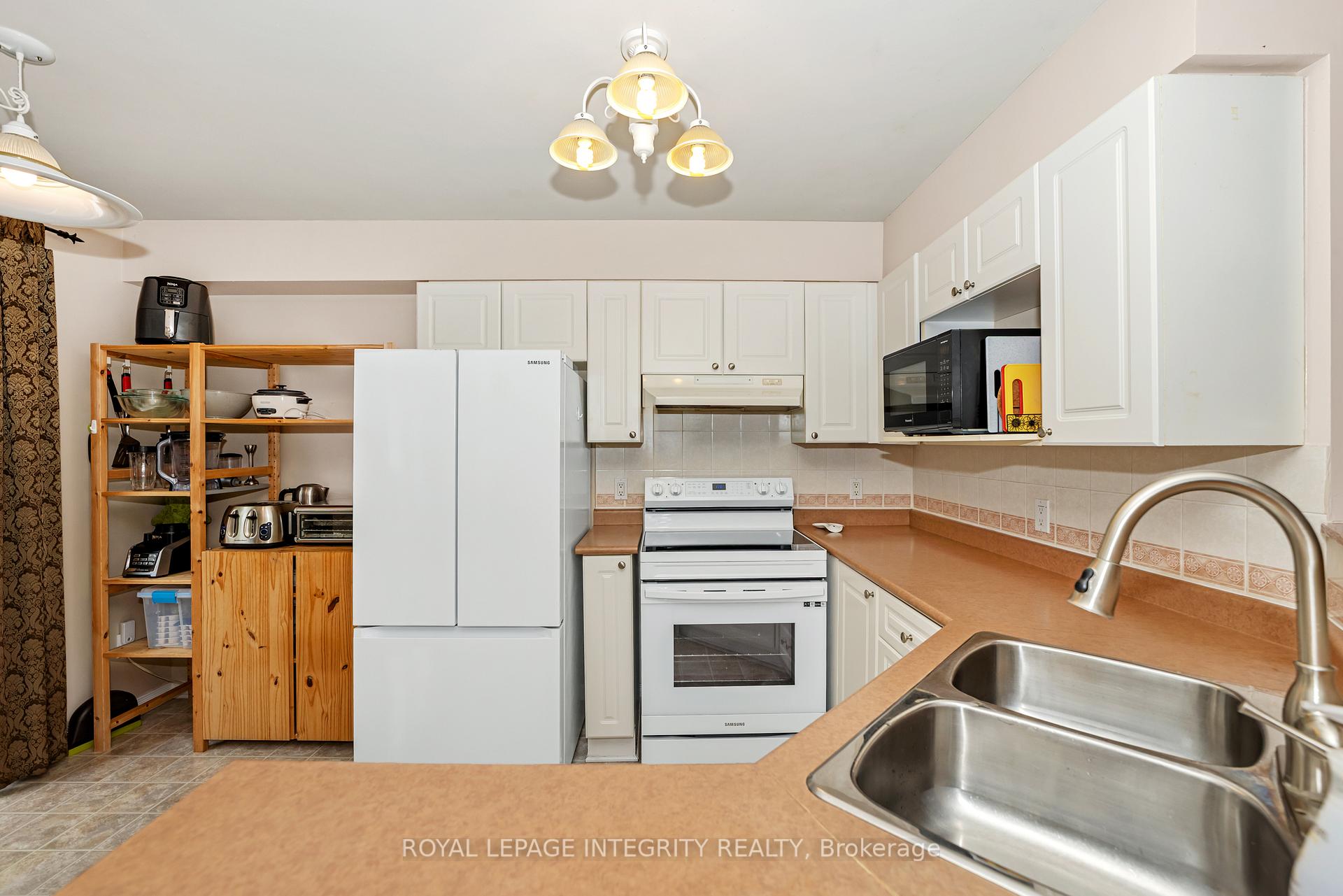 Photo 13 of 25 Drumso Street, Ottawa, Hunt Club Park/Greenboro — HOMEH