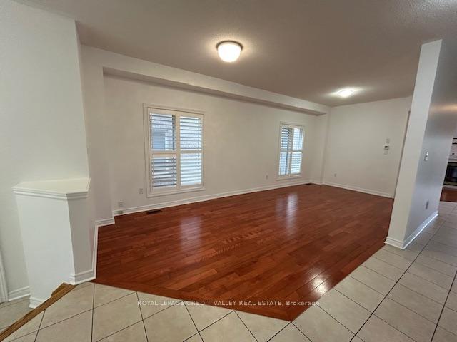 Photo 2 of 4 Blue Meadow Court, Markham, Box Grove — HOMEH