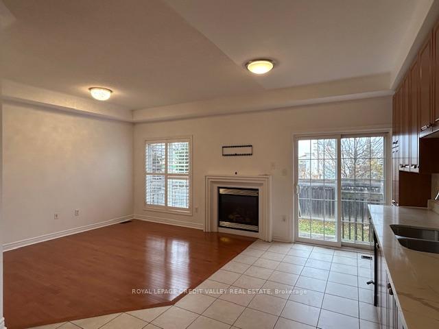 Photo 6 of 4 Blue Meadow Court, Markham, Box Grove — HOMEH