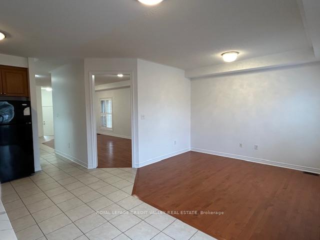 Photo 8 of 4 Blue Meadow Court, Markham, Box Grove — HOMEH