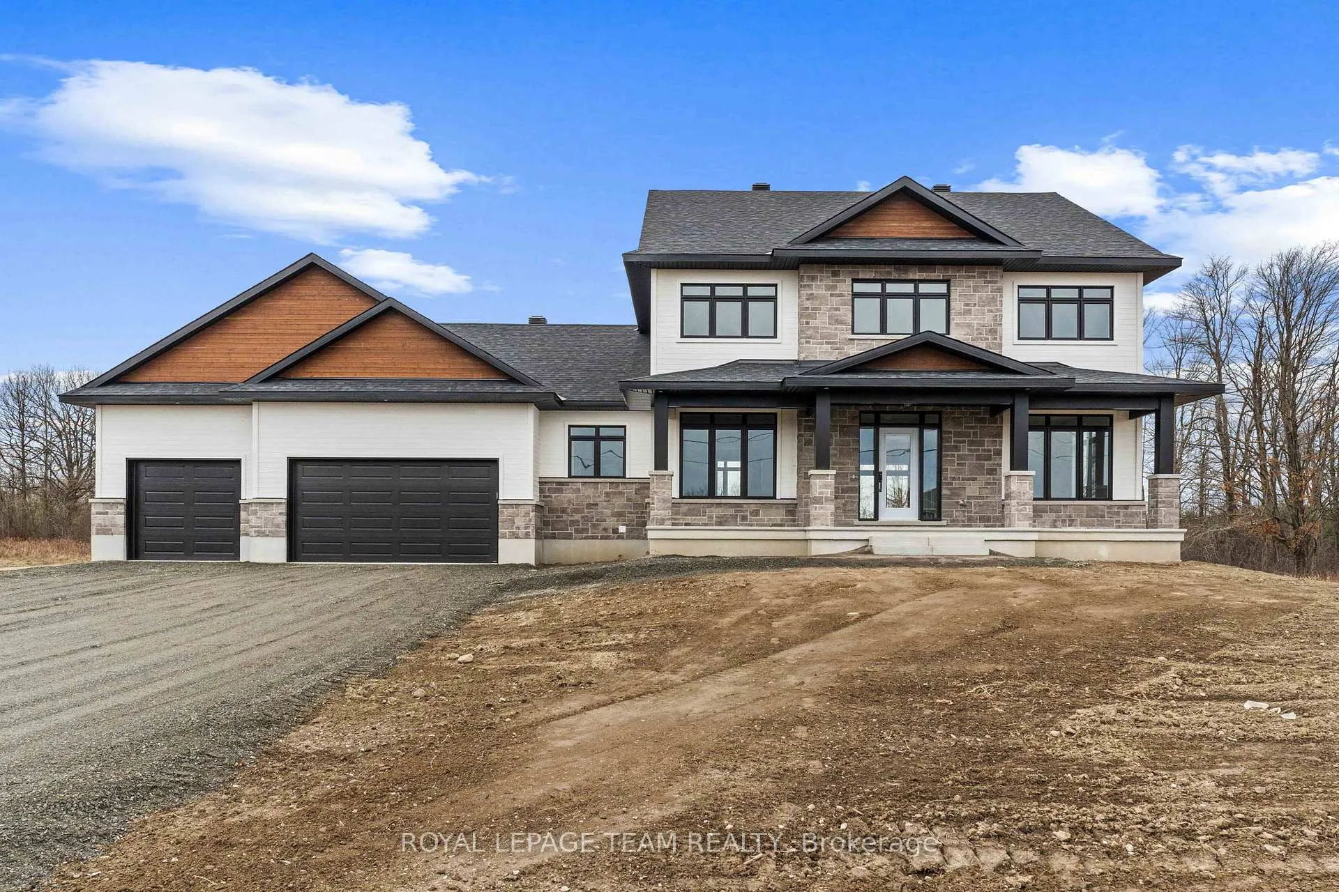 Photo 1 of 71 Hogan Drive, McNab/Braeside, Mcnab/Braeside Twps — HOMEH