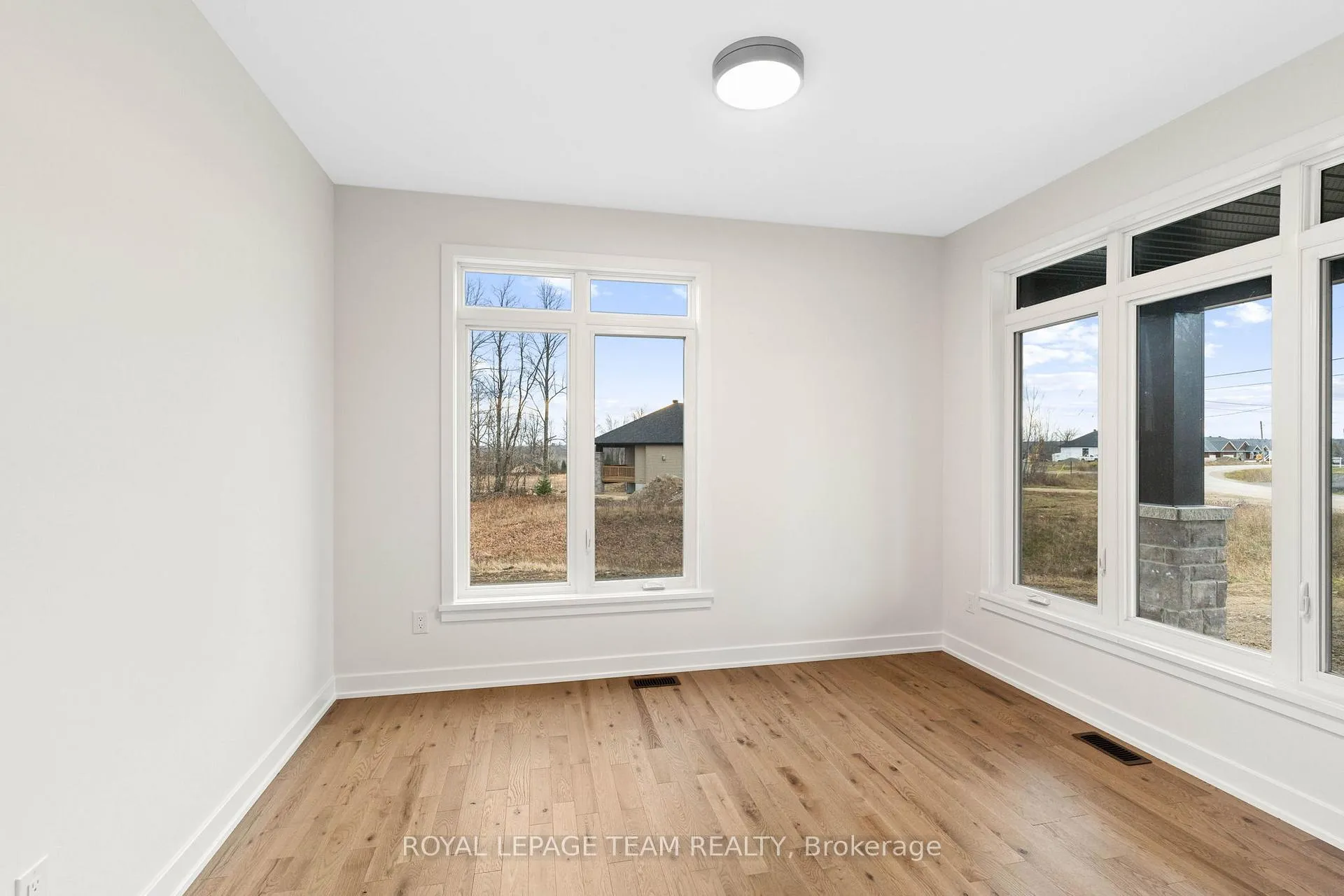 Photo 21 of 71 Hogan Drive, McNab/Braeside, Mcnab/Braeside Twps — HOMEH