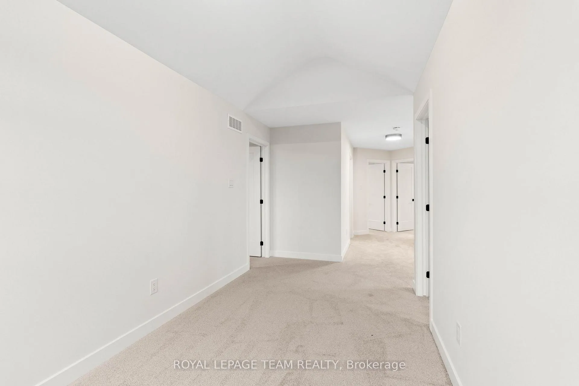 Photo 27 of 71 Hogan Drive, McNab/Braeside, Mcnab/Braeside Twps — HOMEH