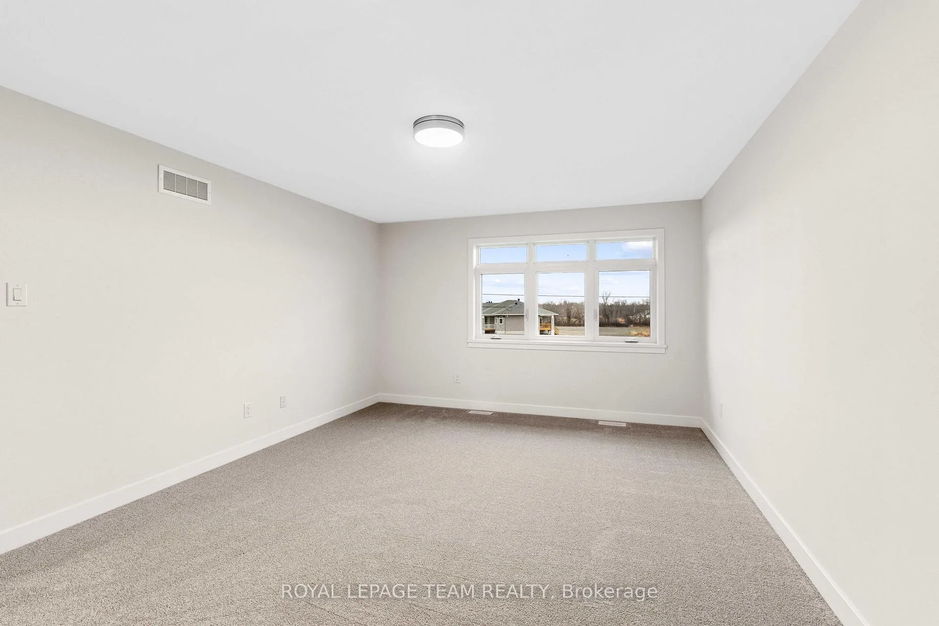 Photo 30 of 71 Hogan Drive, McNab/Braeside, Mcnab/Braeside Twps — HOMEH