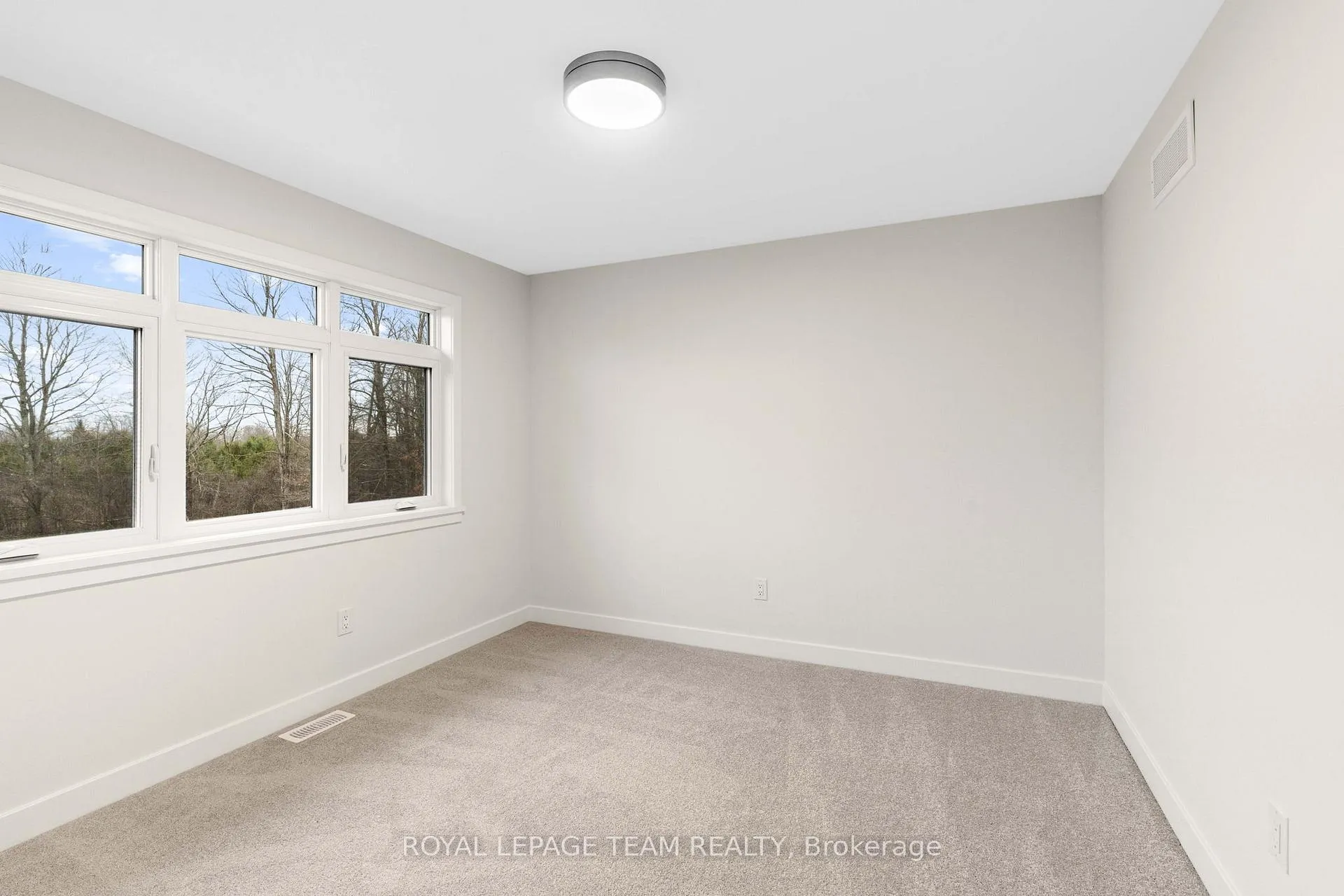 Photo 40 of 71 Hogan Drive, McNab/Braeside, Mcnab/Braeside Twps — HOMEH