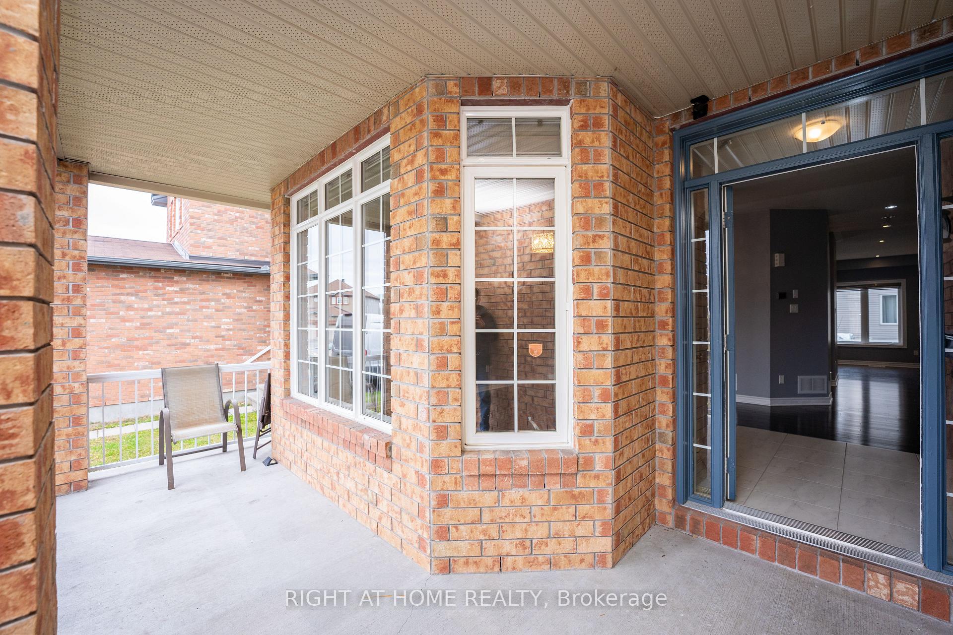 Photo 2 of 229 Kiwanis Court, Ottawa, Hunt Club Park/Greenboro — HOMEH