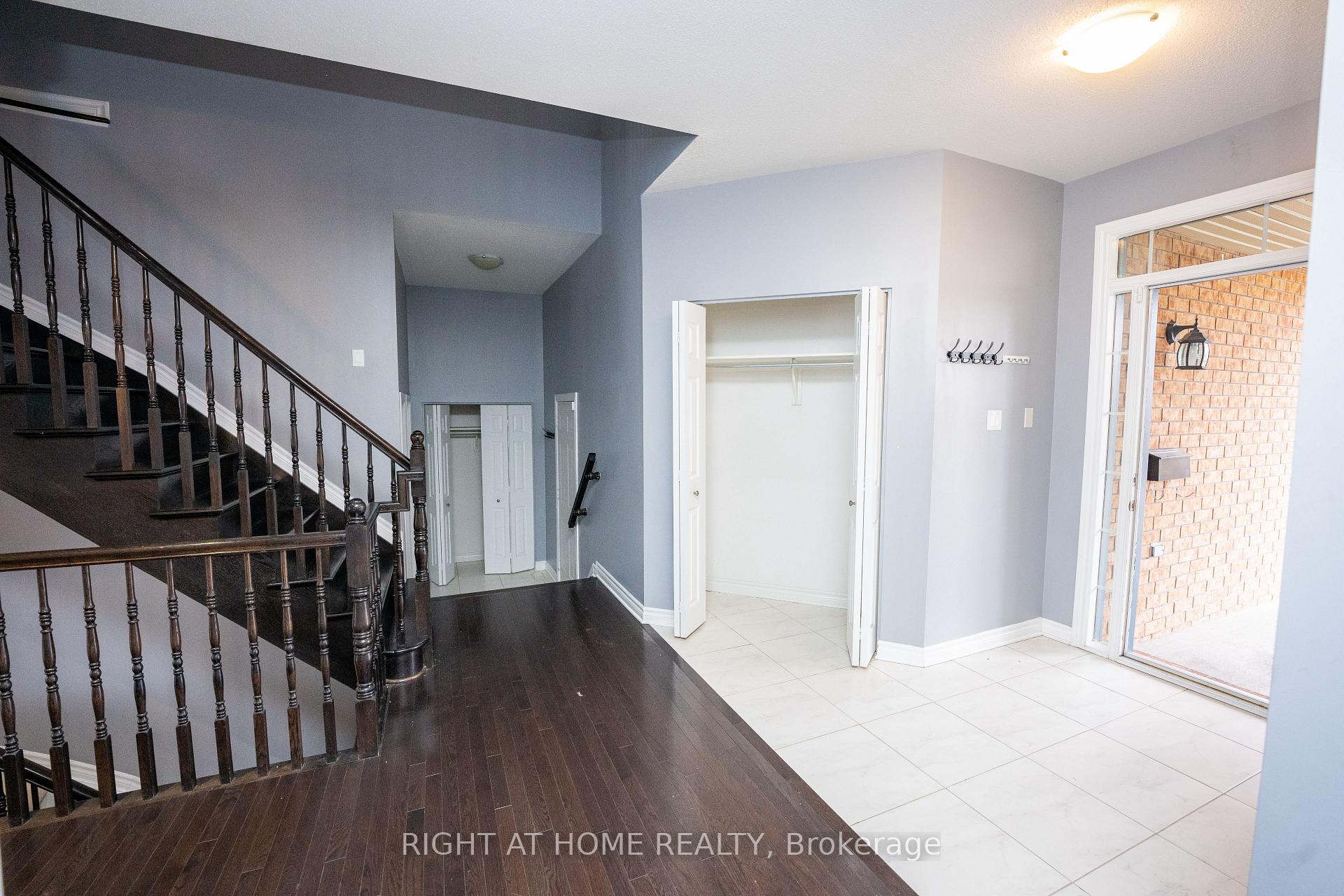 Photo 4 of 229 Kiwanis Court, Ottawa, Hunt Club Park/Greenboro — HOMEH
