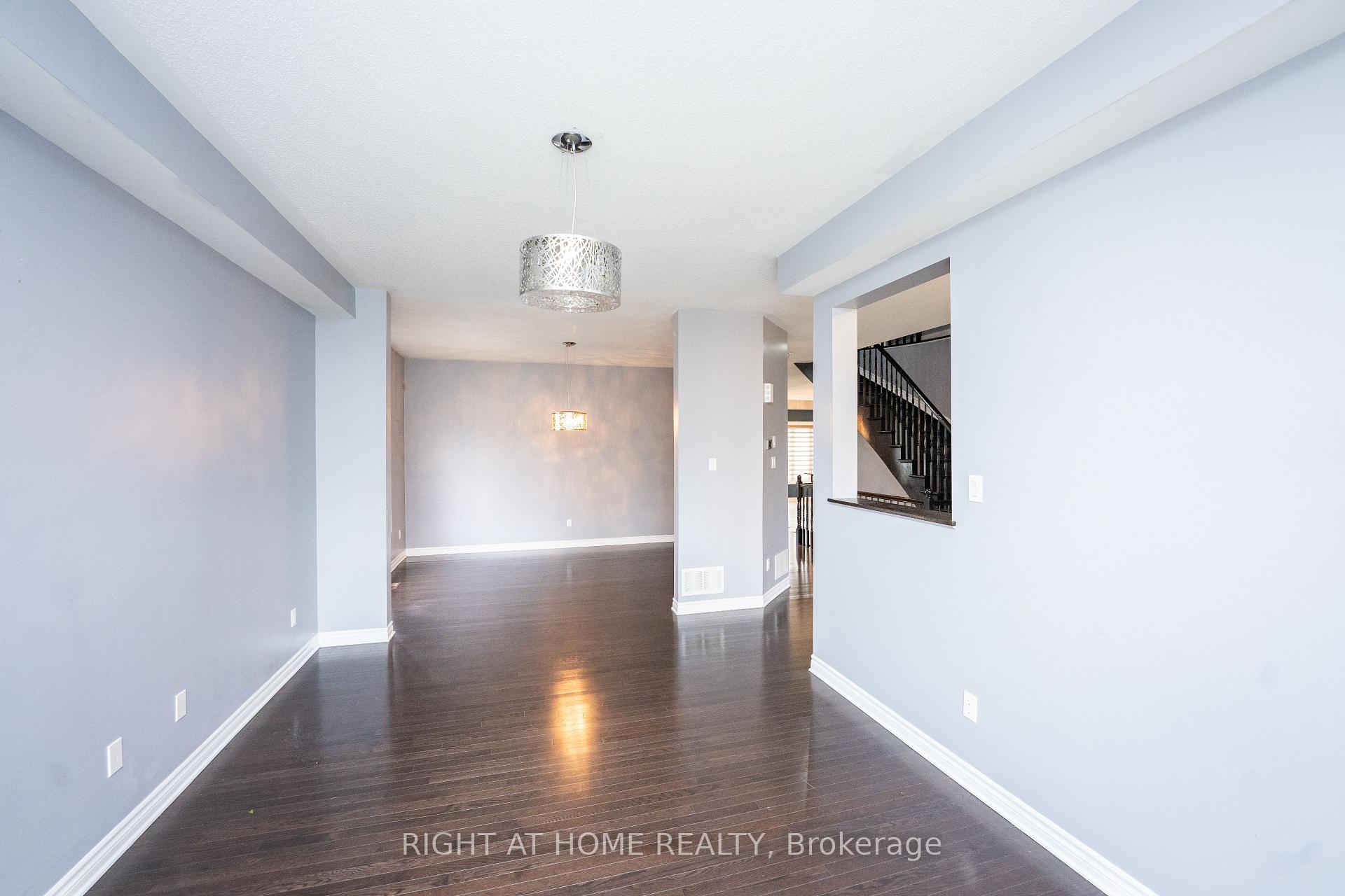 Photo 5 of 229 Kiwanis Court, Ottawa, Hunt Club Park/Greenboro — HOMEH