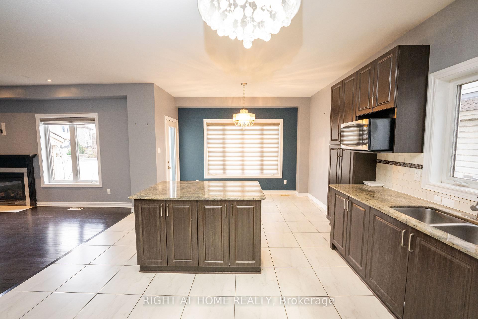 Photo 8 of 229 Kiwanis Court, Ottawa, Hunt Club Park/Greenboro — HOMEH