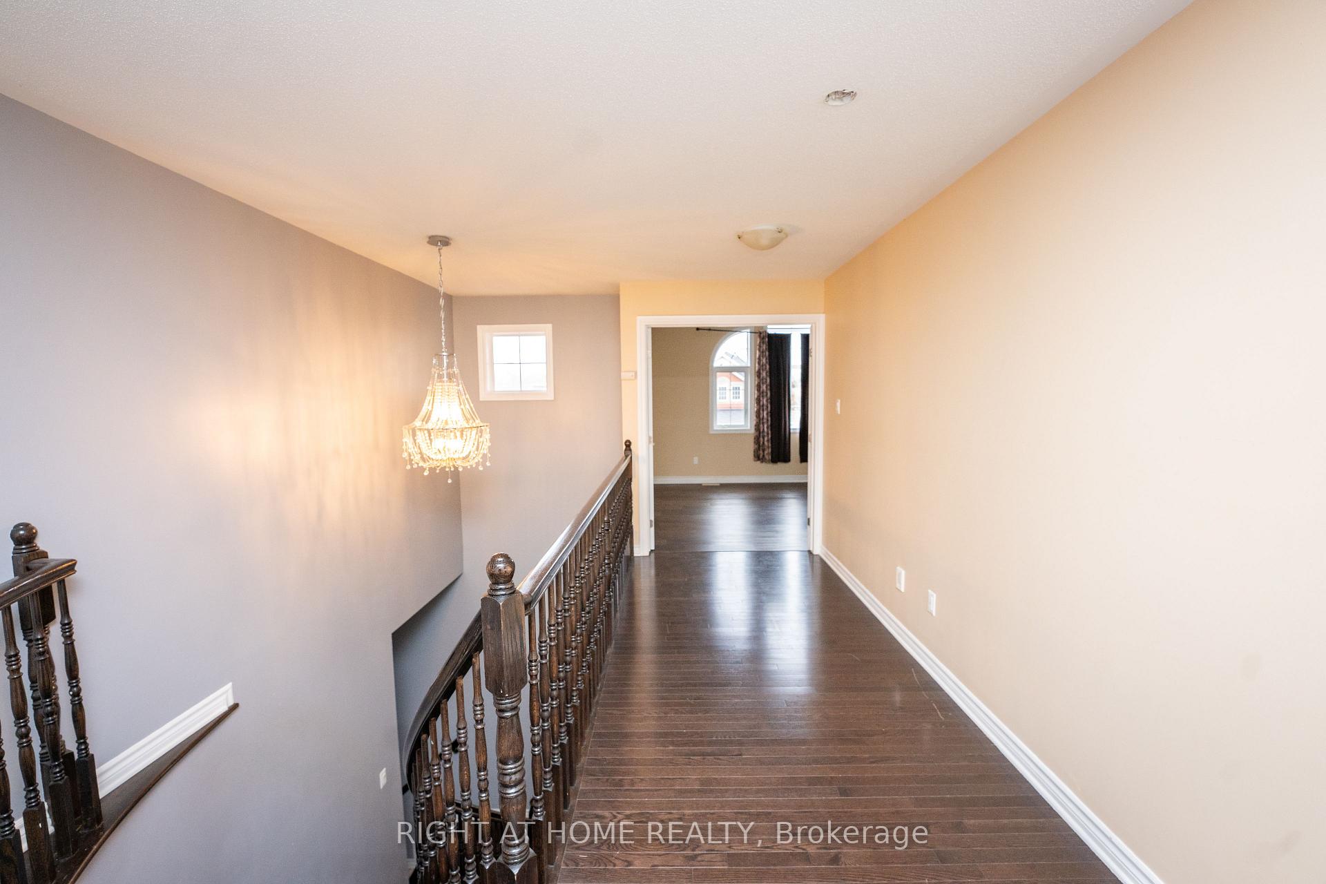 Photo 10 of 229 Kiwanis Court, Ottawa, Hunt Club Park/Greenboro — HOMEH