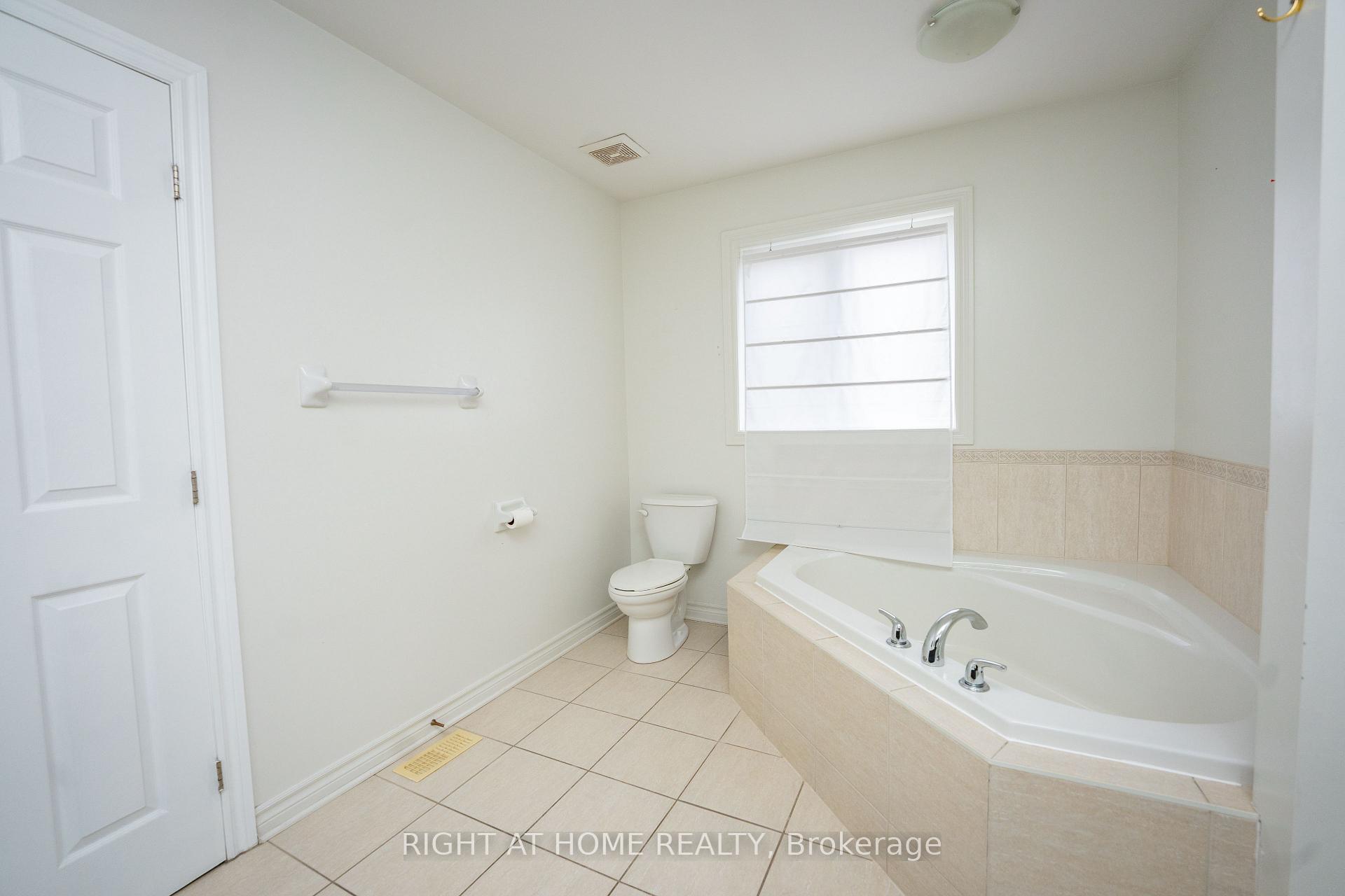 Photo 14 of 229 Kiwanis Court, Ottawa, Hunt Club Park/Greenboro — HOMEH