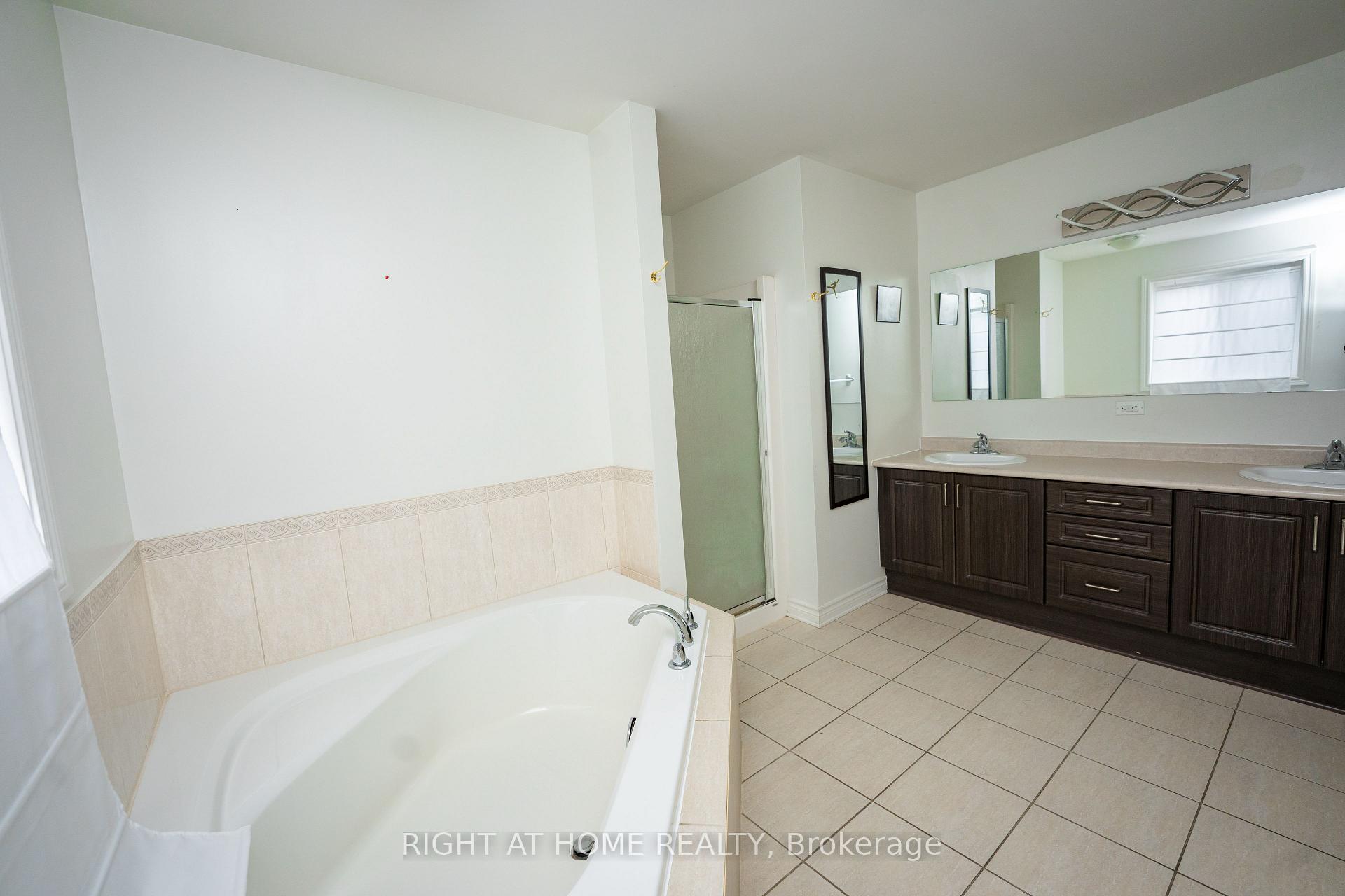 Photo 15 of 229 Kiwanis Court, Ottawa, Hunt Club Park/Greenboro — HOMEH