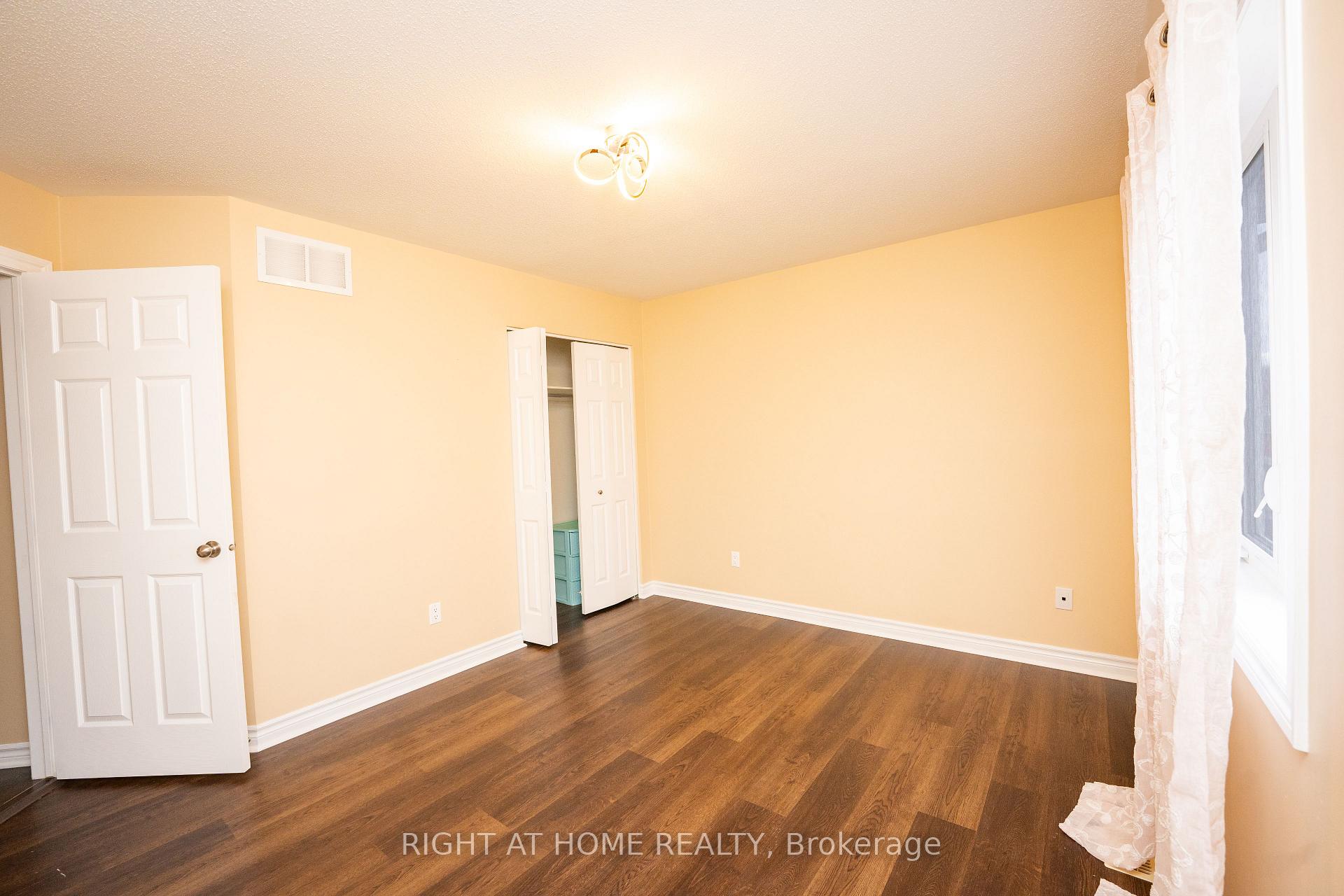 Photo 18 of 229 Kiwanis Court, Ottawa, Hunt Club Park/Greenboro — HOMEH