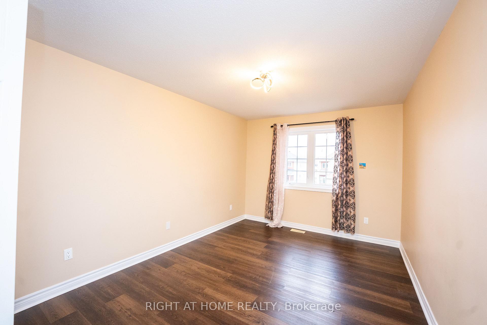 Photo 23 of 229 Kiwanis Court, Ottawa, Hunt Club Park/Greenboro — HOMEH