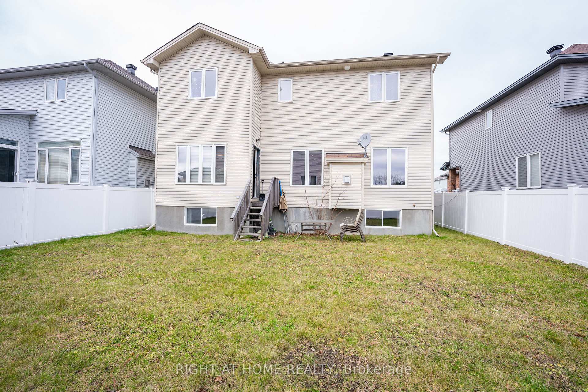 Photo 32 of 229 Kiwanis Court, Ottawa, Hunt Club Park/Greenboro — HOMEH