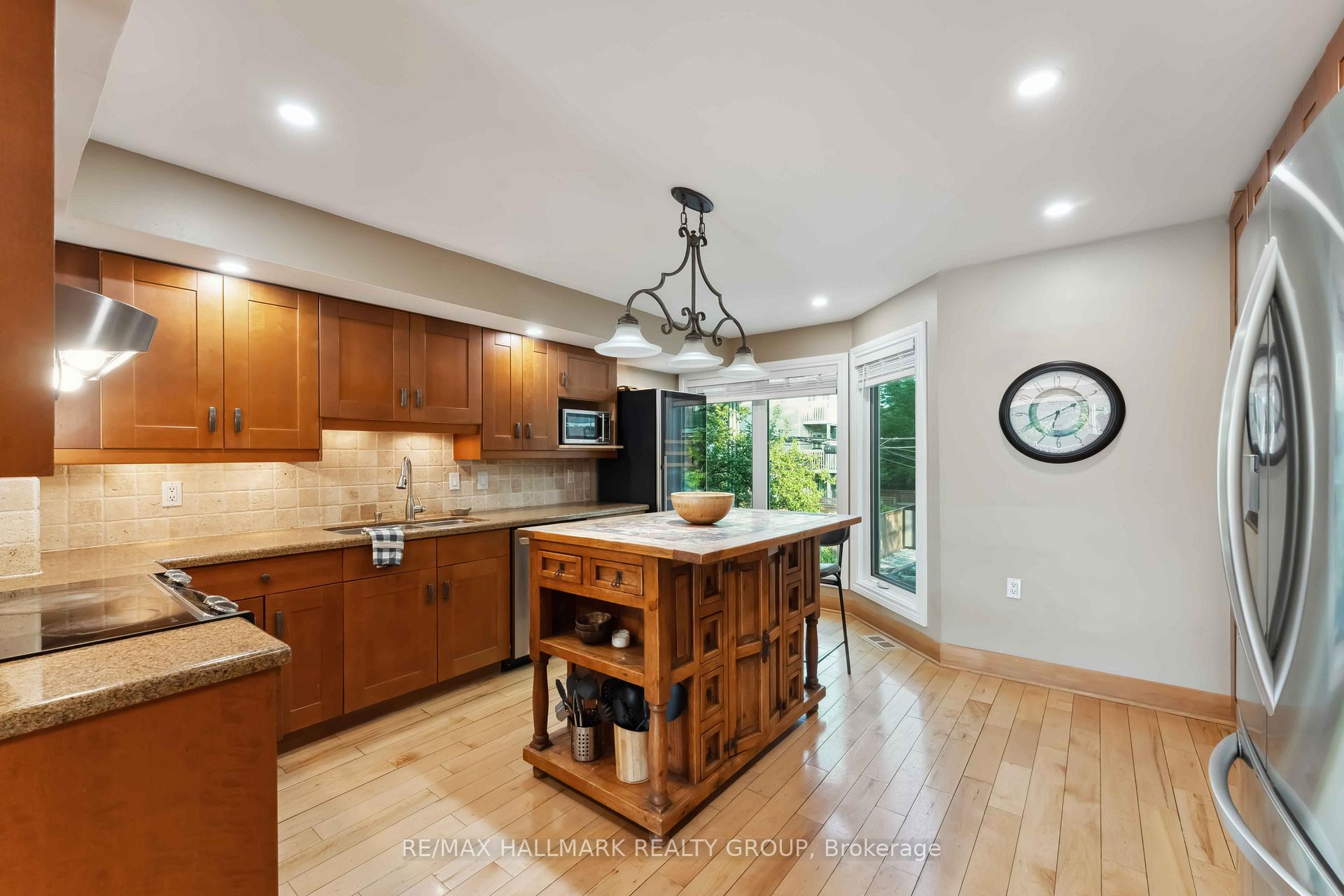 Photo 18 of 39 Robinson Avenue, Ottawa, Sandy Hill — HOMEH