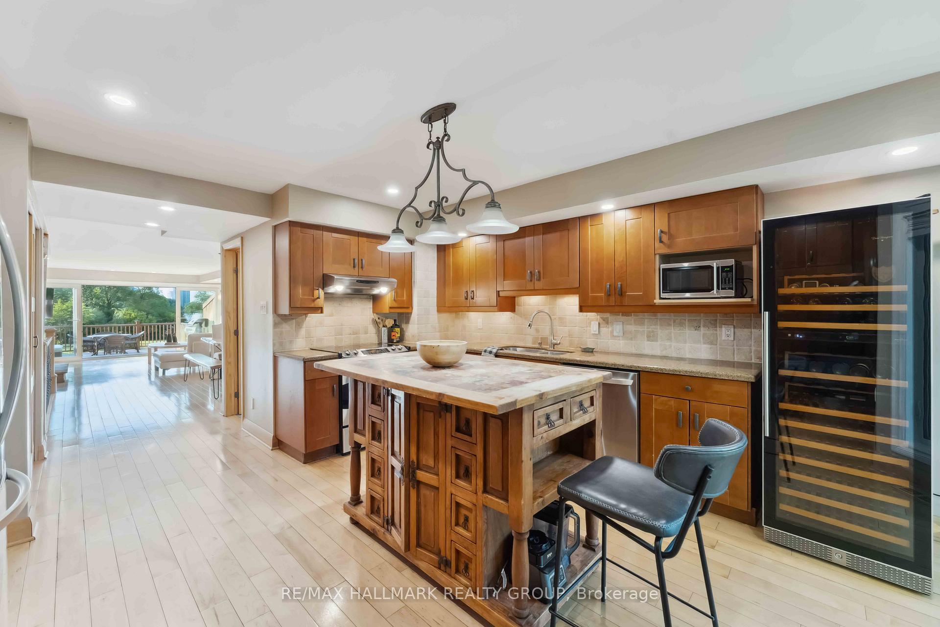 Photo 19 of 39 Robinson Avenue, Ottawa, Sandy Hill — HOMEH