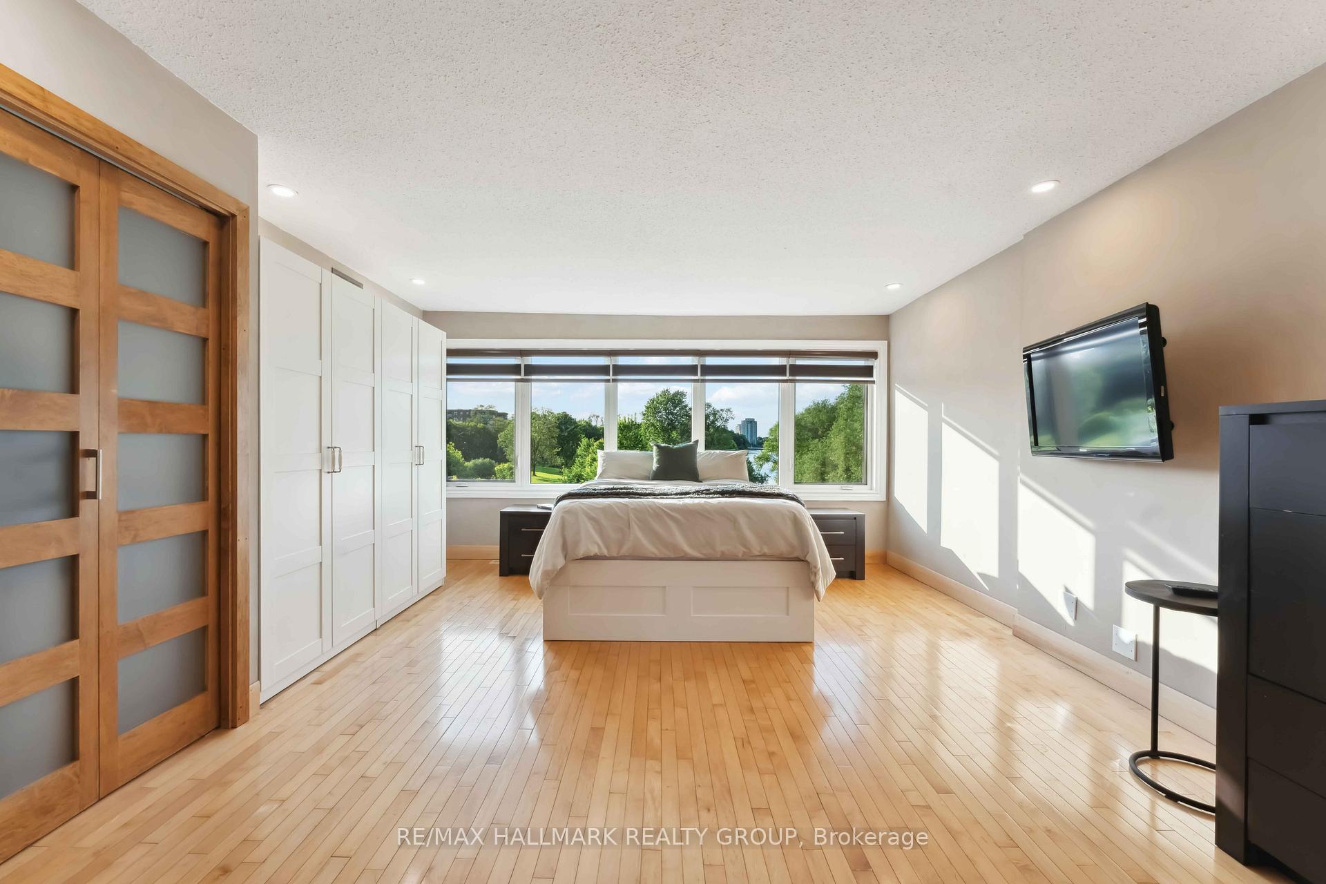 Photo 24 of 39 Robinson Avenue, Ottawa, Sandy Hill — HOMEH