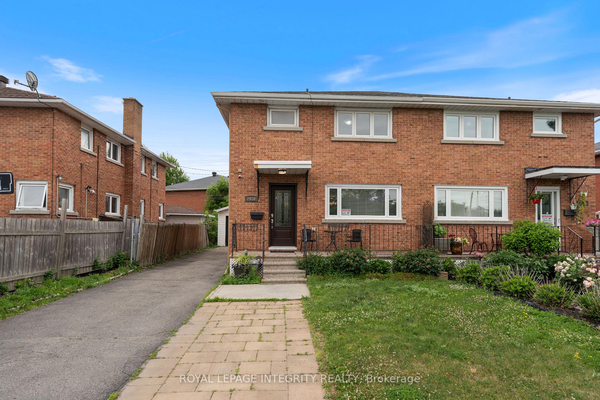 Photo 2 of 2650 Alta Vista Drive, Ottawa, Ridgemont — HOMEH