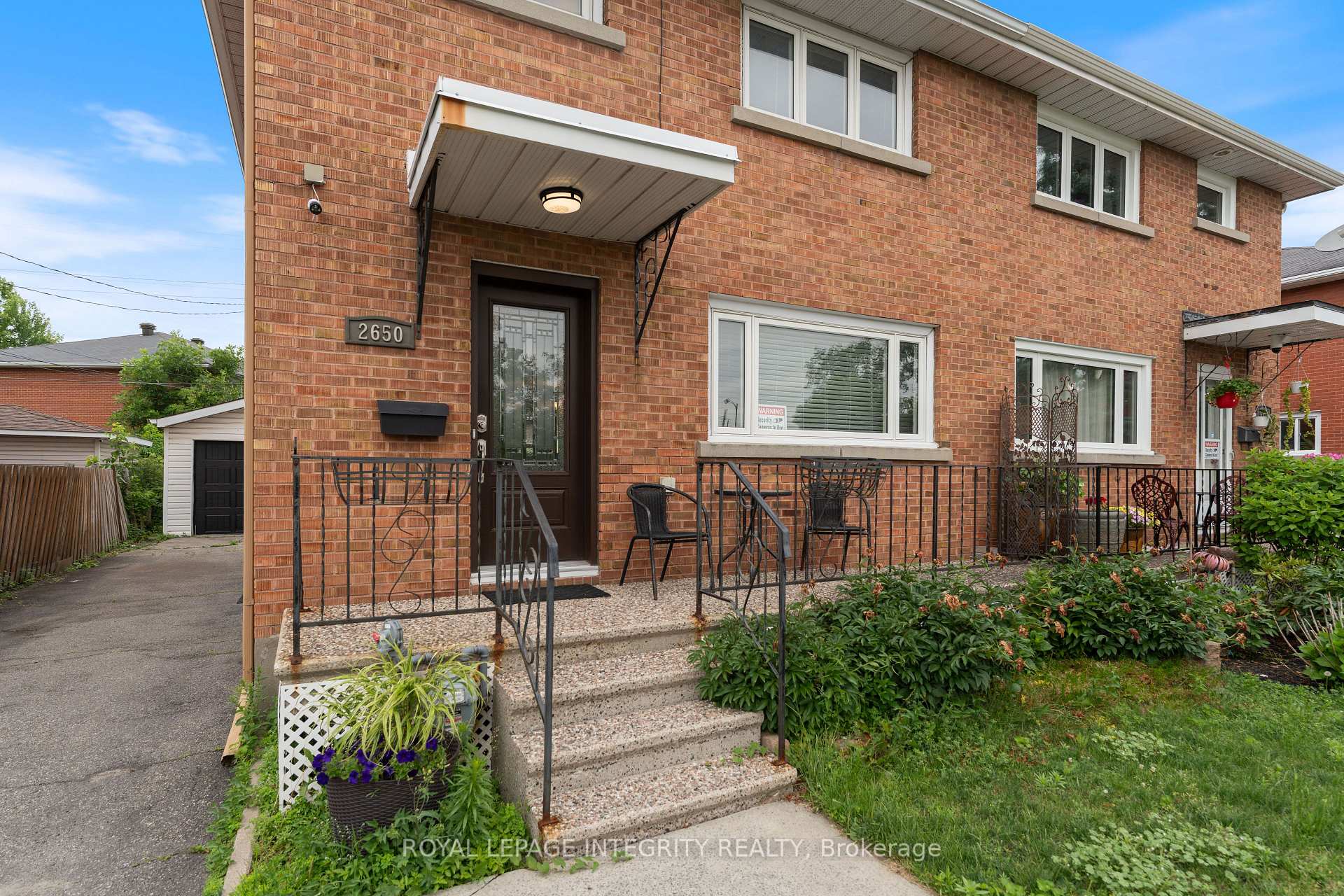 Photo 3 of 2650 Alta Vista Drive, Ottawa, Ridgemont — HOMEH